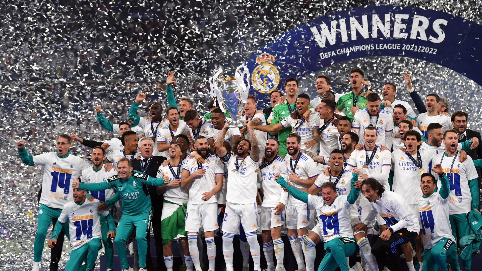 Игроки Реала празднуют победу в Лиге чемпионов Игроки Реала празднуют победу в Лиге чемпионов - РИА Новости, 1920, 29.05.2022