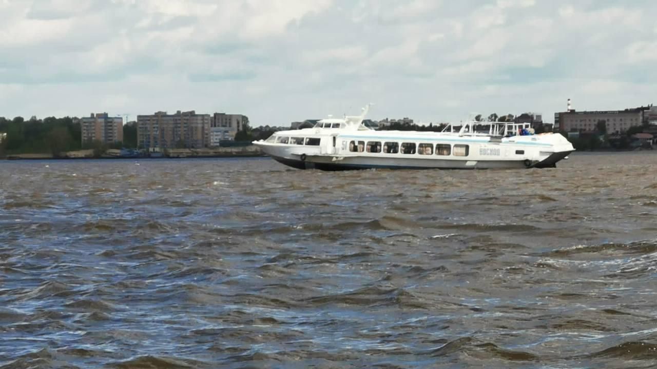 Прогулочный теплоход Восход-51, севший на мель в Татарстане Прогулочный теплоход Восход-51, севший на мель в Татарстане - РИА Новости, 1920, 29.05.2022