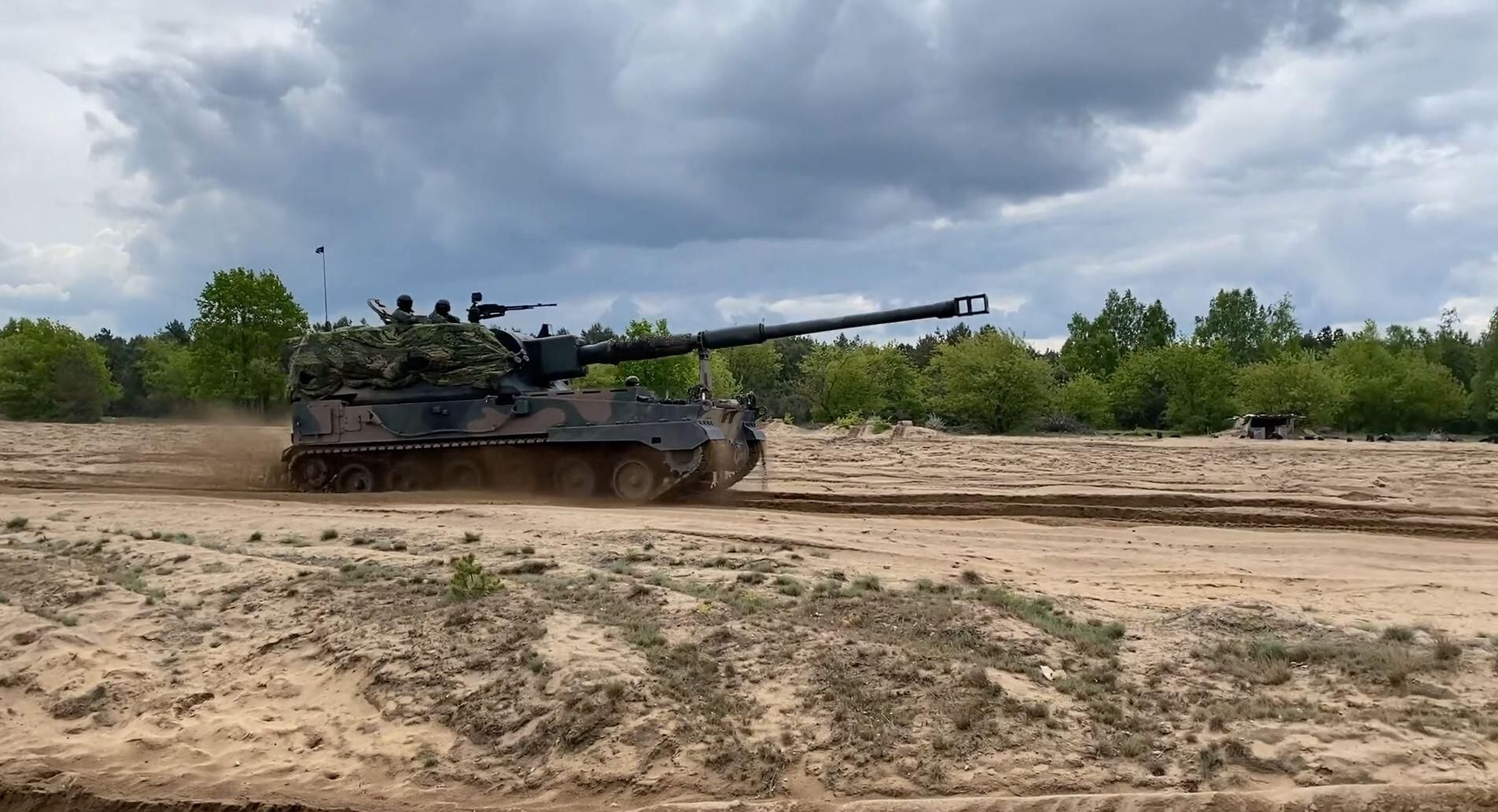 Польская самоходная артиллерийская гаубица AHS Krab Польская самоходная артиллерийская гаубица AHS Krab - РИА Новости, 1920, 12.01.2023