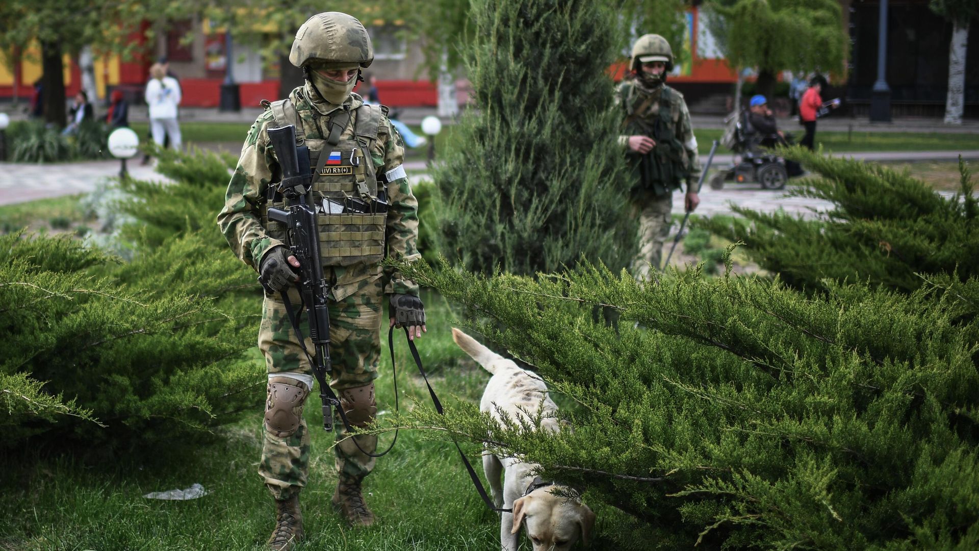 Российские военнослужащие в Мелитополе Российские военнослужащие в Мелитополе - РИА Новости, 1920, 30.05.2022