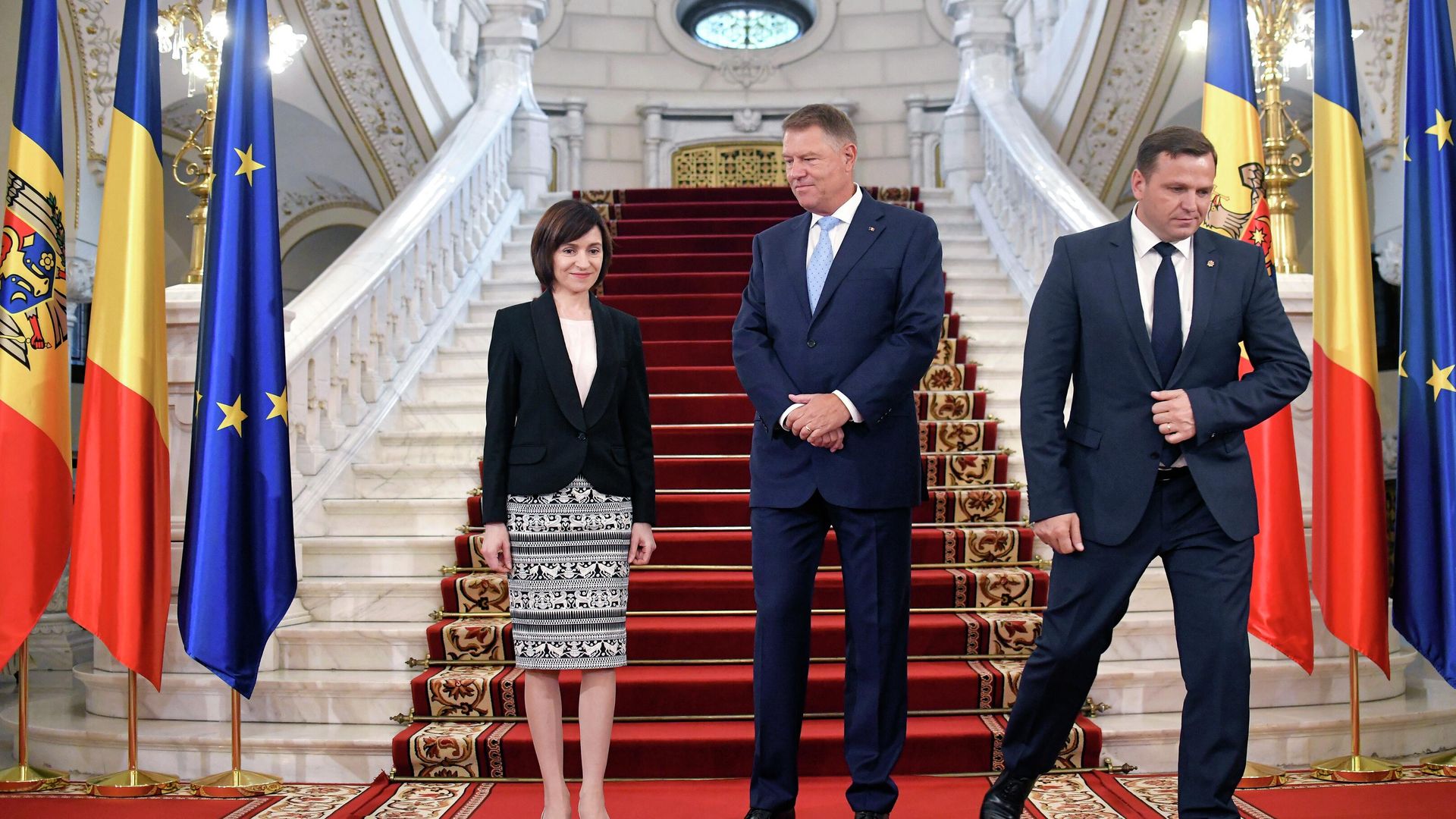 Премьер-министр Молдовы Майя Санду и президент Румынии Клаус Йоханнис во время встречи Премьер-министр Молдовы Майя Санду и президент Румынии Клаус Йоханнис во время встречи - РИА Новости, 1920, 31.05.2022