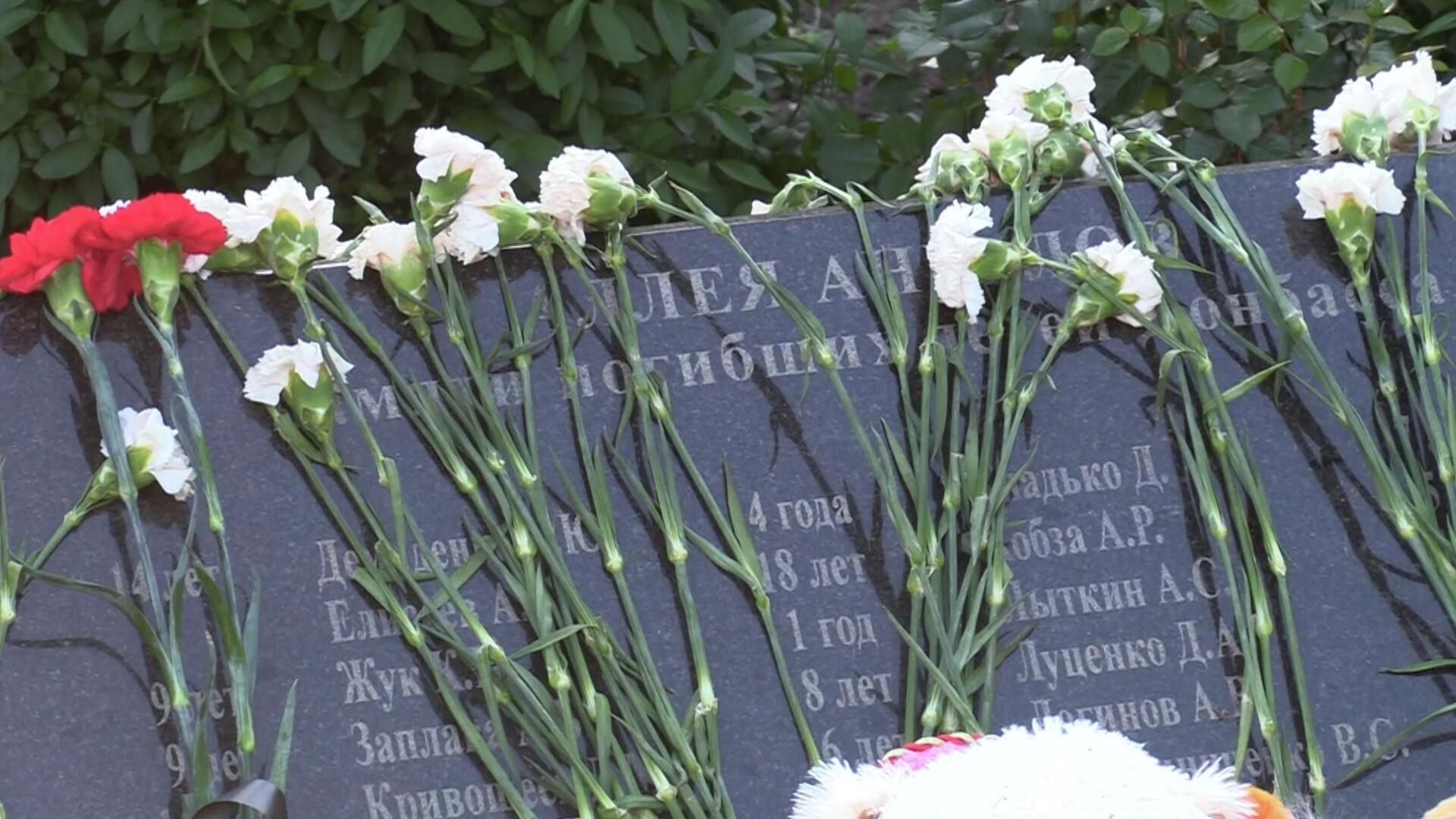 Аллея ангелов: памятник погибшим детям Донбасса - РИА Новости, 1920, 01.06.2022