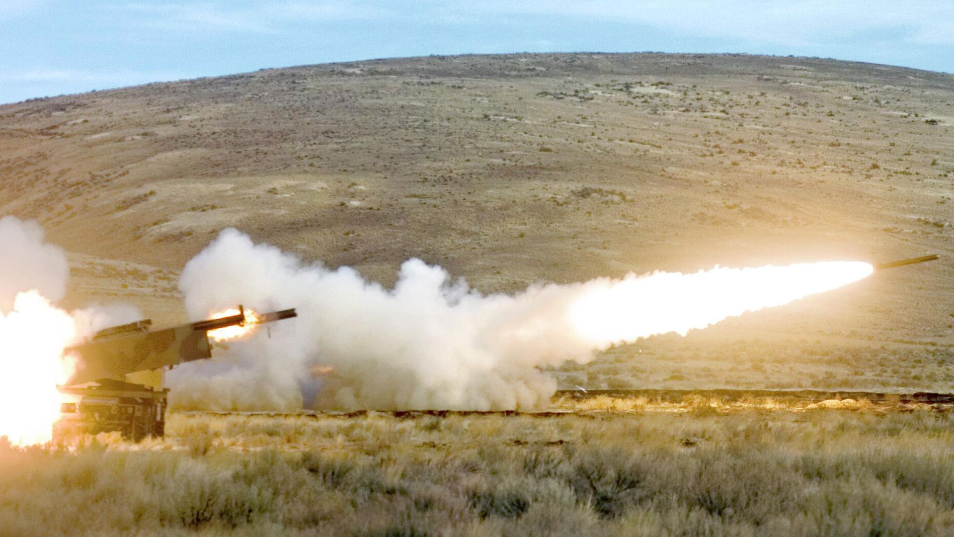 Американская высокомобильная артиллерийская ракетная система HIMARS Американская высокомобильная артиллерийская ракетная система HIMARS - РИА Новости, 1920, 15.06.2022