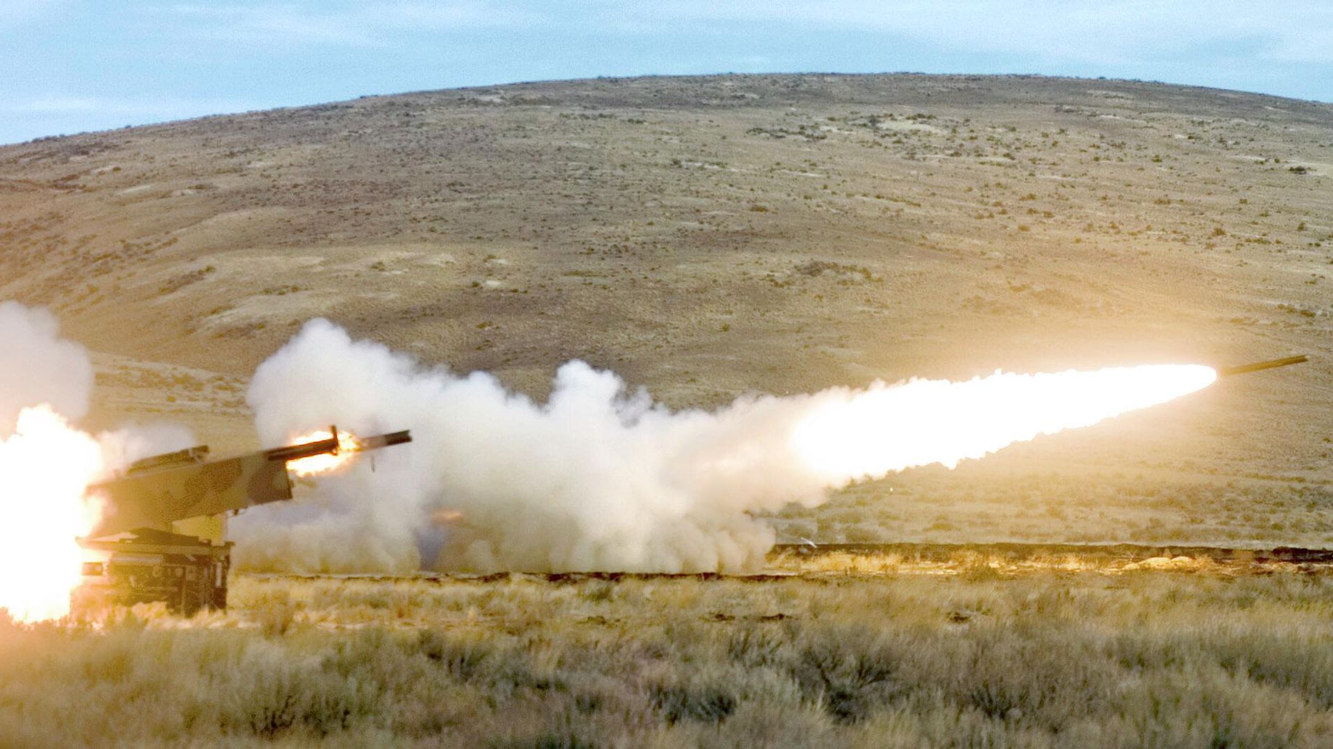 Американская высокомобильная артиллерийская ракетная система HIMARS Американская высокомобильная артиллерийская ракетная система HIMARS - РИА Новости, 1920, 21.08.2024