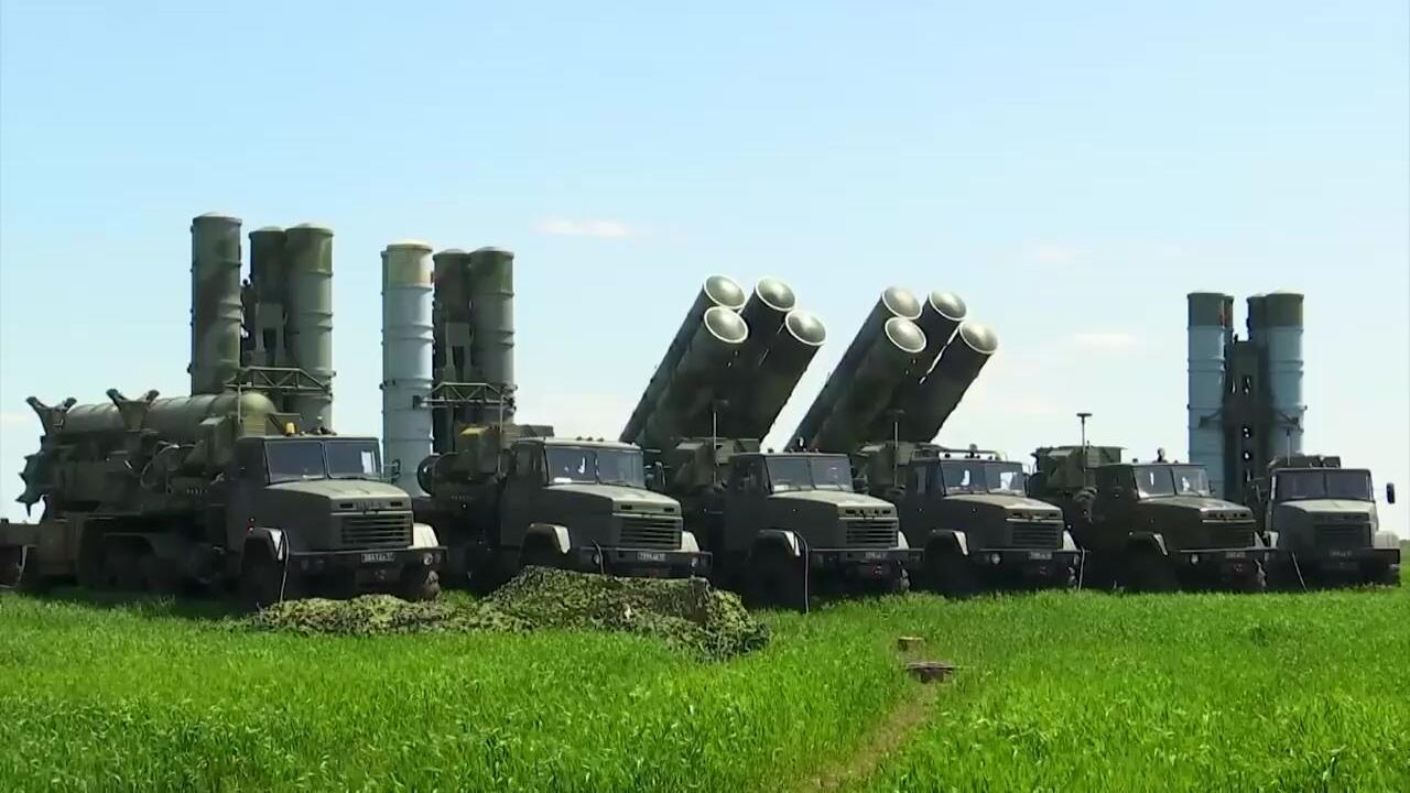 Расчет зенитной ракетной системы С-300ПМ2 - РИА Новости, 1920, 24.11.2022