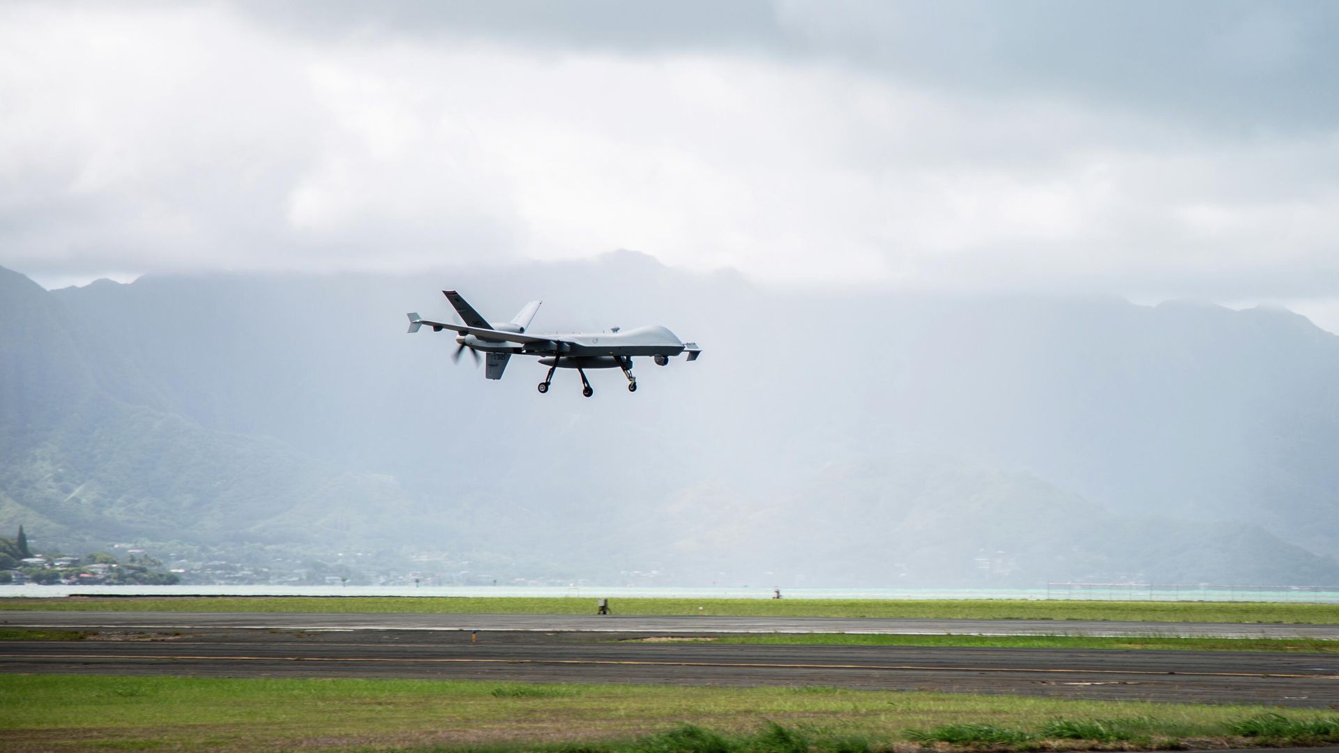 Американский разведывательно-ударный беспилотный летательный аппарат MQ-1C Gray Eagle Американский разведывательно-ударный беспилотный летательный аппарат MQ-1C Gray Eagle - РИА Новости, 1920, 10.11.2022
