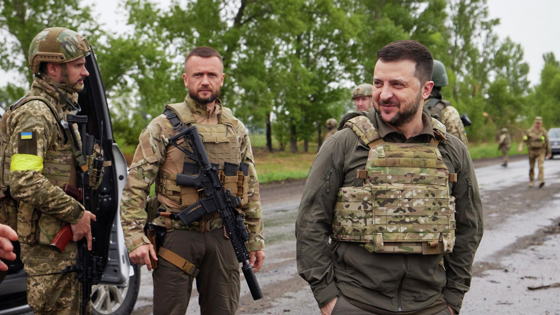 Президент Украины Владимир Зеленский во время визита в Харьковскую область Президент Украины Владимир Зеленский во время визита в Харьковскую область - РИА Новости, 1920, 04.06.2022