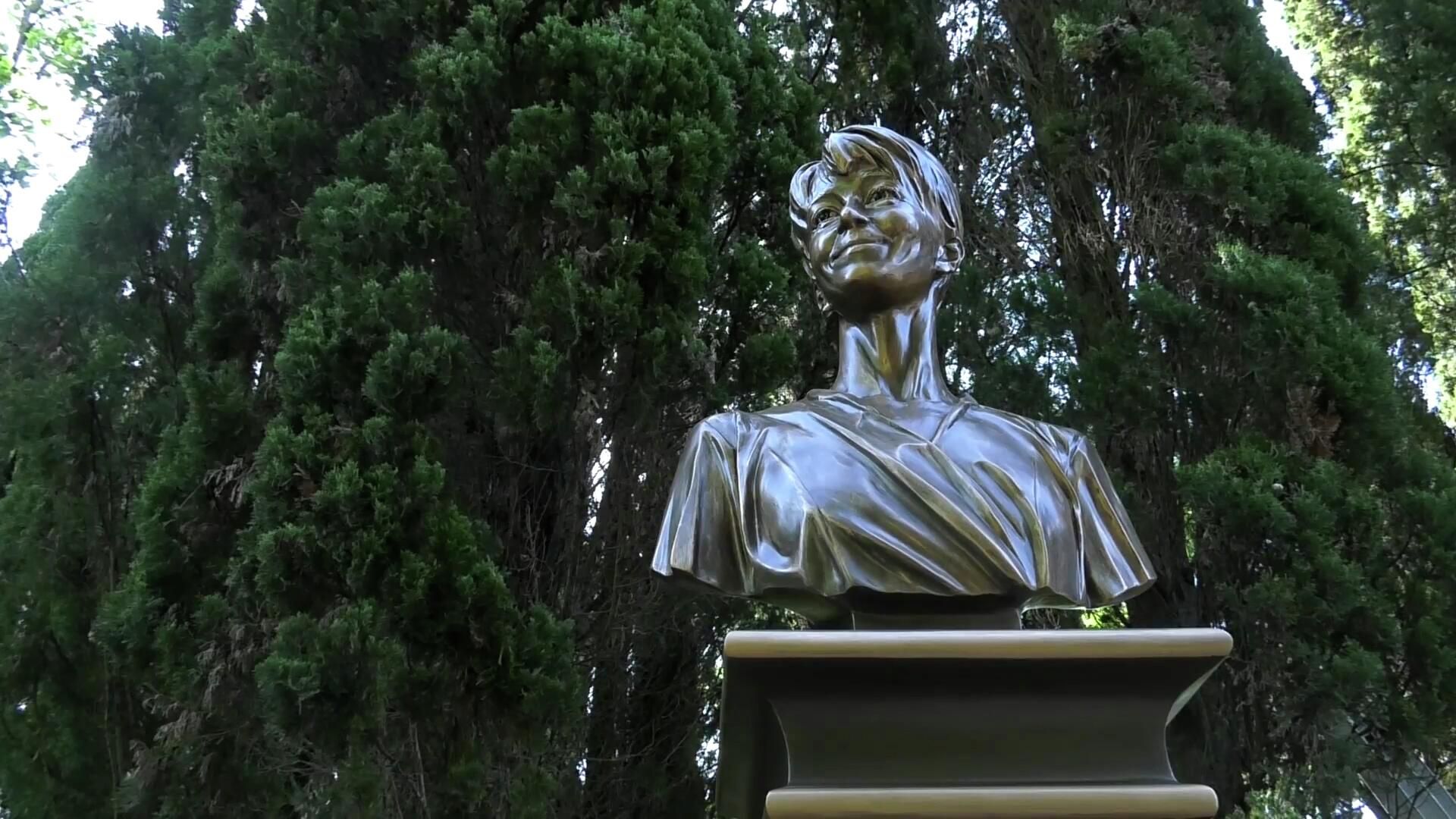 Открытие памятника Доктору Лизе в Сочи Открытие памятника Доктору Лизе в Сочи - РИА Новости, 1920, 01.06.2022