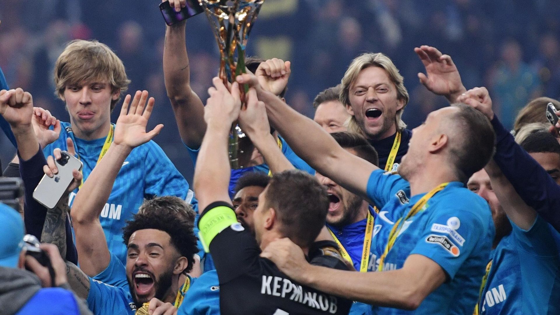 Футбол. Празднование чемпионства ФК Зенит Футбол. Празднование чемпионства ФК Зенит - РИА Новости, 1920, 15.07.2022