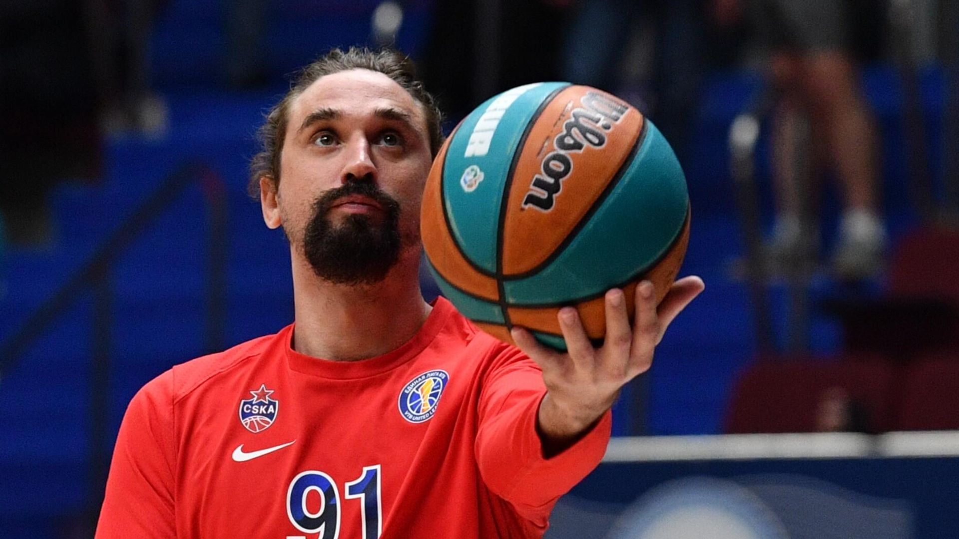 Игрок ПБК ЦСКА Алексей Швед на разминке перед началом матча финала плей-офф Единой Лиги ВТБ сезона 2021/22 между БК Зенит (Санкт-Петербург) и ПБК ЦСКА (Москва). Игрок ПБК ЦСКА Алексей Швед на разминке перед началом матча финала плей-офф Единой Лиги ВТБ сезона 2021/22 между БК Зенит (Санкт-Петербург) и ПБК ЦСКА (Москва). - РИА Новости, 1920, 02.06.2022
