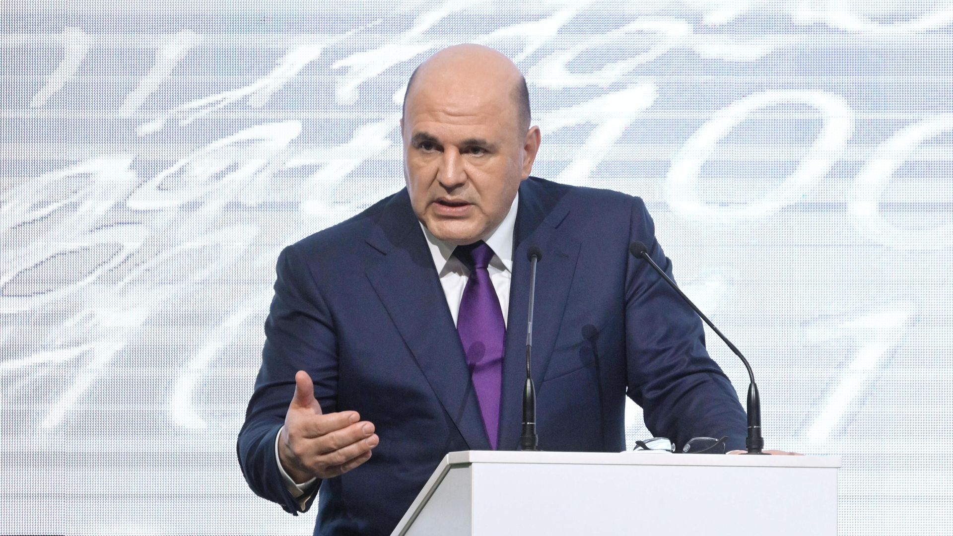 Председатель правительства РФ Михаил Мишустин выступает на пленарной сессии конференции Цифровая индустрия промышленной России - 2022 в Нижнем Новгороде Председатель правительства РФ Михаил Мишустин выступает на пленарной сессии конференции Цифровая индустрия промышленной России - 2022 в Нижнем Новгороде - РИА Новости, 1920, 03.06.2022