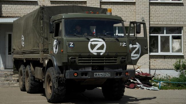 Автомобиль с гуманитарной помощью в Рубежном