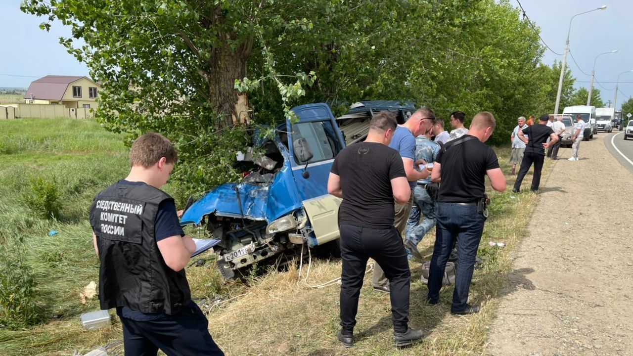 ДТП с участием маршрутного автобуса в районе станицы Голубицкой на Кубани ДТП с участием маршрутного автобуса в районе станицы Голубицкой на Кубани - РИА Новости, 1920, 04.06.2022
