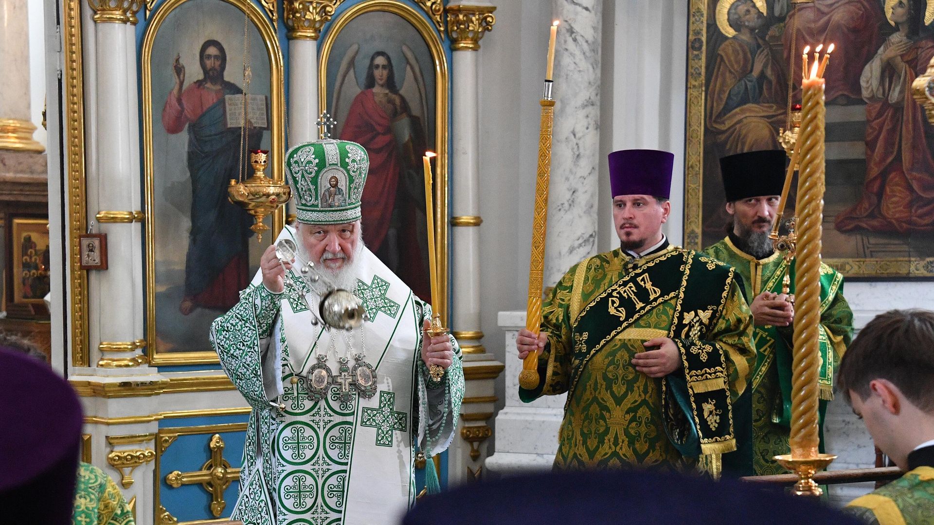 Патриарх Московский и всея Руси Кирилл во время богослужения в Свято-Духовом кафедральном соборе в Минске Патриарх Московский и всея Руси Кирилл во время богослужения в Свято-Духовом кафедральном соборе в Минске - РИА Новости, 1920, 04.06.2022