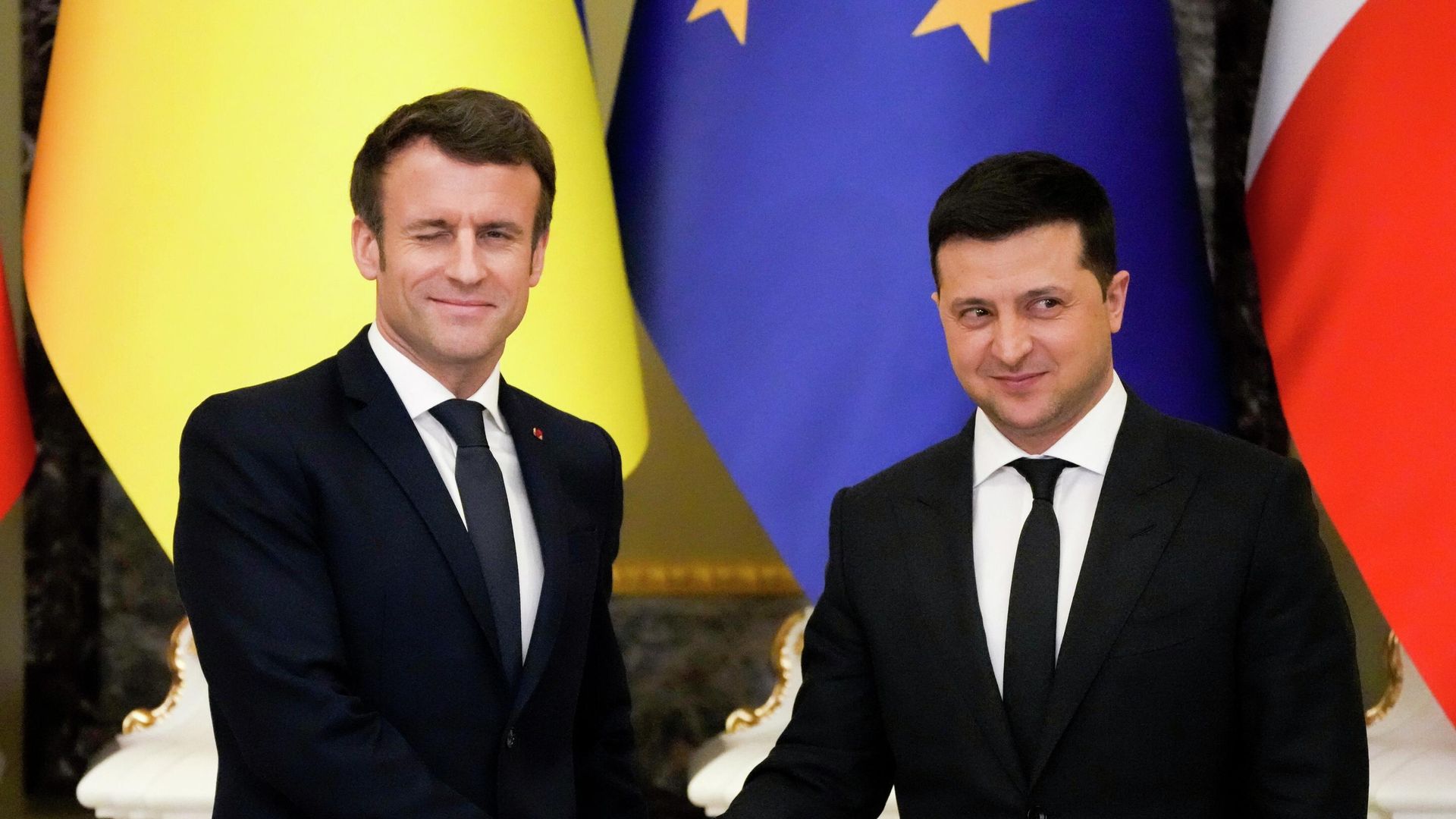Президент Франции Эммануэль Макрон и президент Украины Владимир Зеленский во время встречи в Киеве Президент Франции Эммануэль Макрон и президент Украины Владимир Зеленский во время встречи в Киеве - РИА Новости, 1920, 11.06.2022