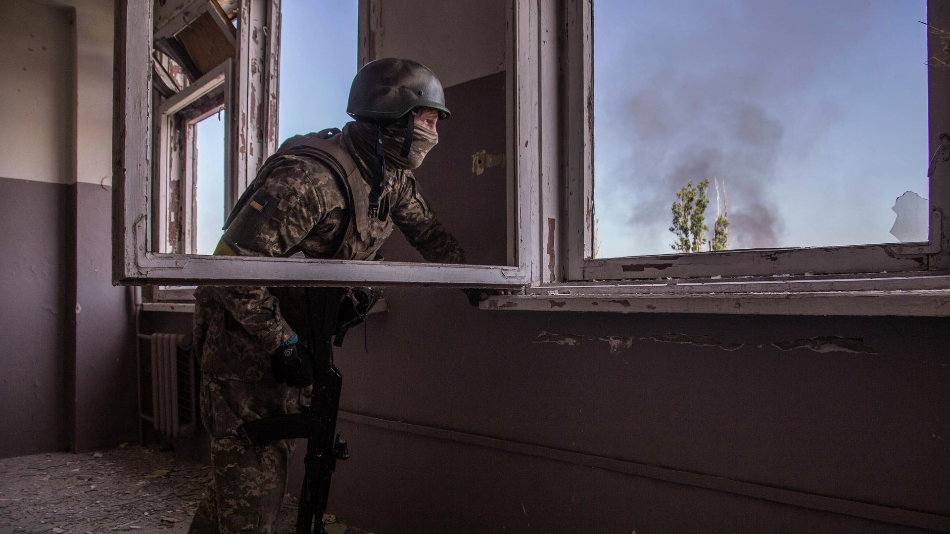 Украинский военный в Северодонецке Украинский военный в Северодонецке - РИА Новости, 1920, 22.06.2022