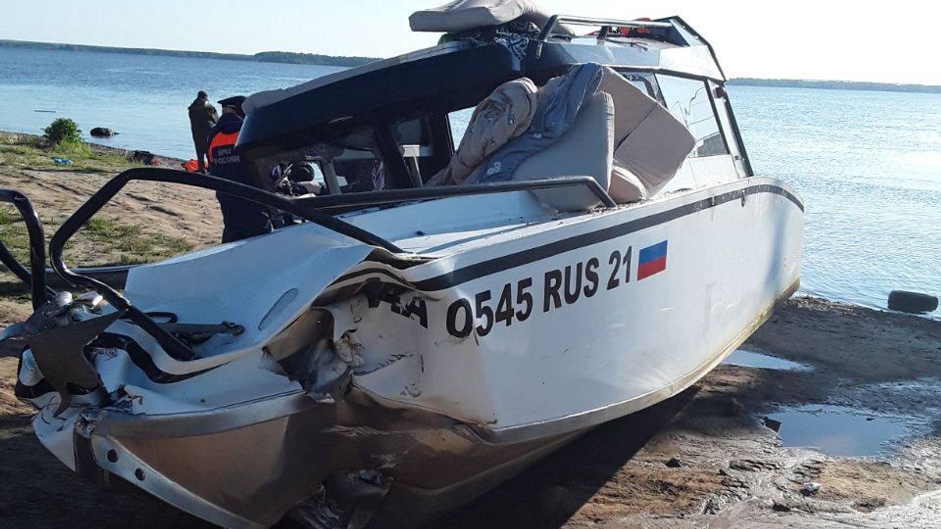 12 июня 2022 года около 23 часов 55 минут на 1147 км судового хода реки Волга произошло столкновение катера Волжанка Voyager 67 с теплоходом Коломенский 803 12 июня 2022 года около 23 часов 55 минут на 1147 км судового хода реки Волга произошло столкновение катера Волжанка Voyager 67 с теплоходом Коломенский 803 - РИА Новости, 1920, 13.06.2022