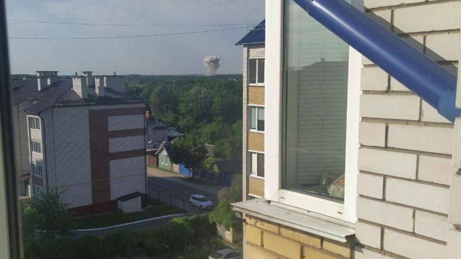 Дым от взрыва в Брянской области Дым от взрыва в Брянской области - РИА Новости, 1920, 14.06.2022