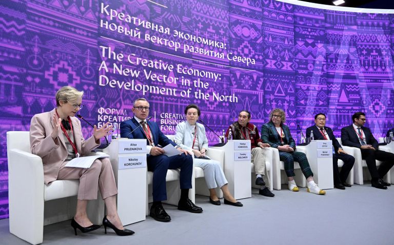 Участники пленарной сессии Креативная экономика: новый вектор развития Севера в рамках XXV Петербургского международного экономического форума – 2022 в Санкт-Петербурге Участники пленарной сессии Креативная экономика: новый вектор развития Севера в рамках XXV Петербургского международного экономического форума – 2022 в Санкт-Петербурге