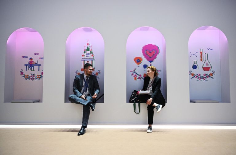 Участники XXV Петербургского международного экономического форума на стенде Нижегородской области Участники XXV Петербургского международного экономического форума на стенде Нижегородской области