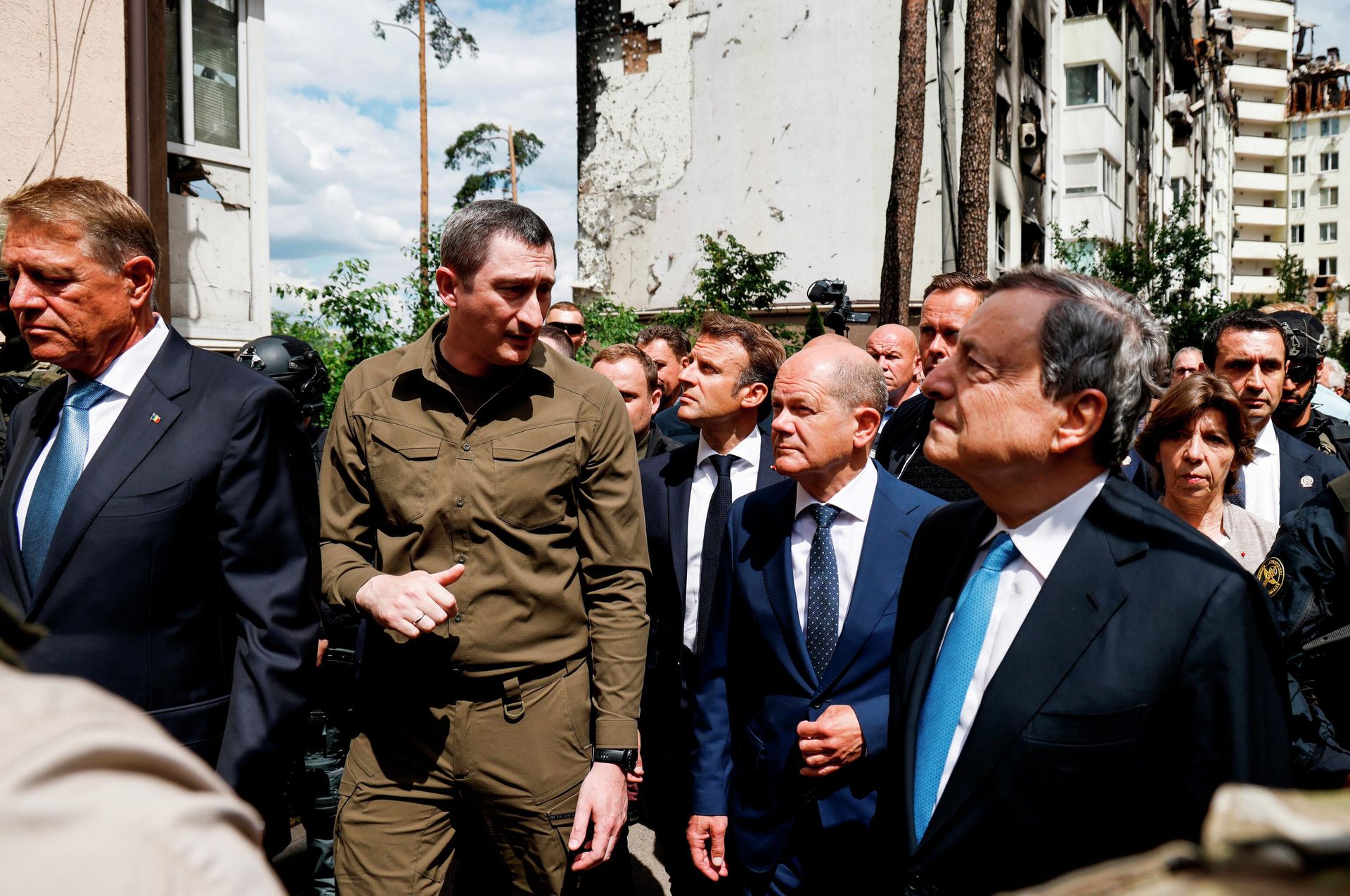 Президент Румынии Клаус Йоханнис, президент Франции Эммануэль Макрон, канцлер Германии Олаф Шольц и премьер-министр Италии Марио Драги в Ирпене Президент Румынии Клаус Йоханнис, президент Франции Эммануэль Макрон, канцлер Германии Олаф Шольц и премьер-министр Италии Марио Драги в Ирпене - РИА Новости, 1920, 17.06.2022