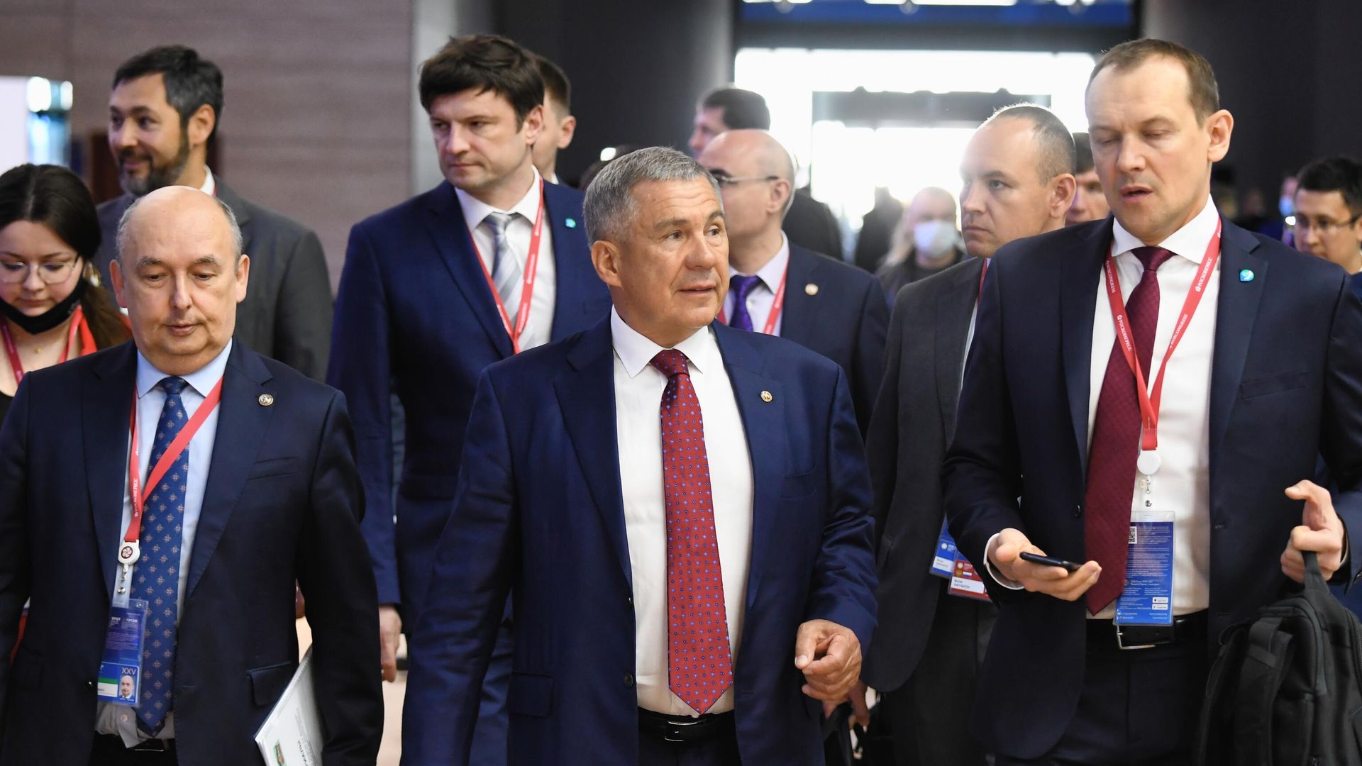 Президент Республики Татарстан Рустам Минниханов (в центре) на XXV Петербургском международном экономическом форуме - 2022 Президент Республики Татарстан Рустам Минниханов (в центре) на XXV Петербургском международном экономическом форуме - 2022 - РИА Новости, 1920, 16.06.2022