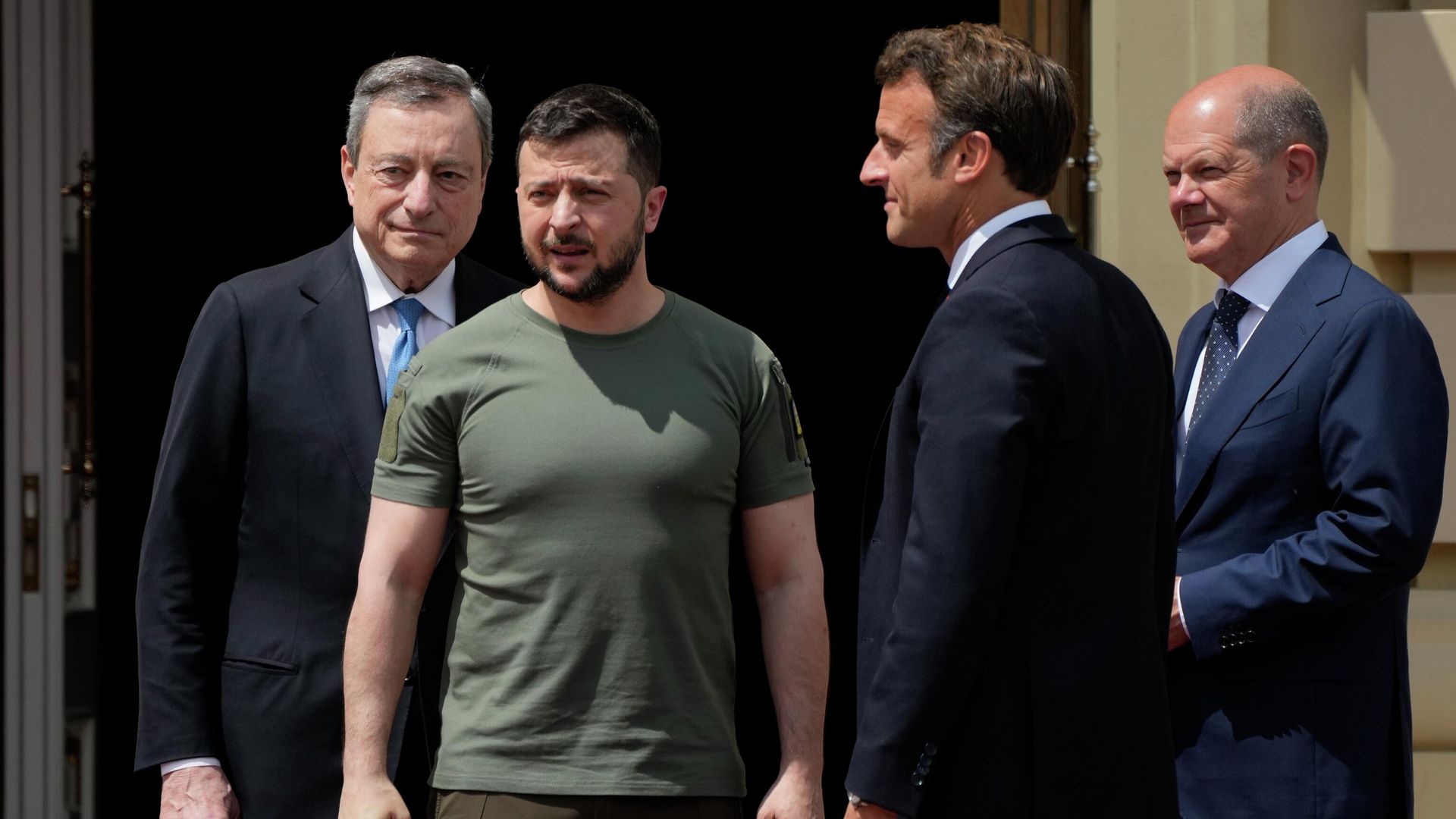 Премьер-министр Италии Марио Драги,  президент Франции Эммануэль Макрон , канцлер Германии Олаф Шольц и Владимир Зеленский во время встречи в Киеве - РИА Новости, 1920, 17.06.2022