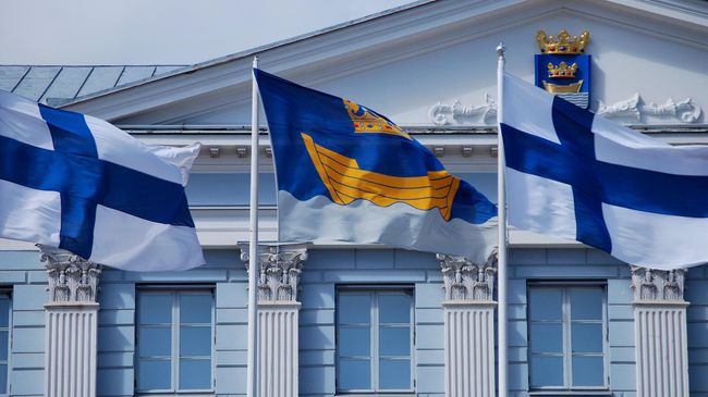 Флаги Финляндии и Хельсинки Флаги Финляндии и Хельсинки