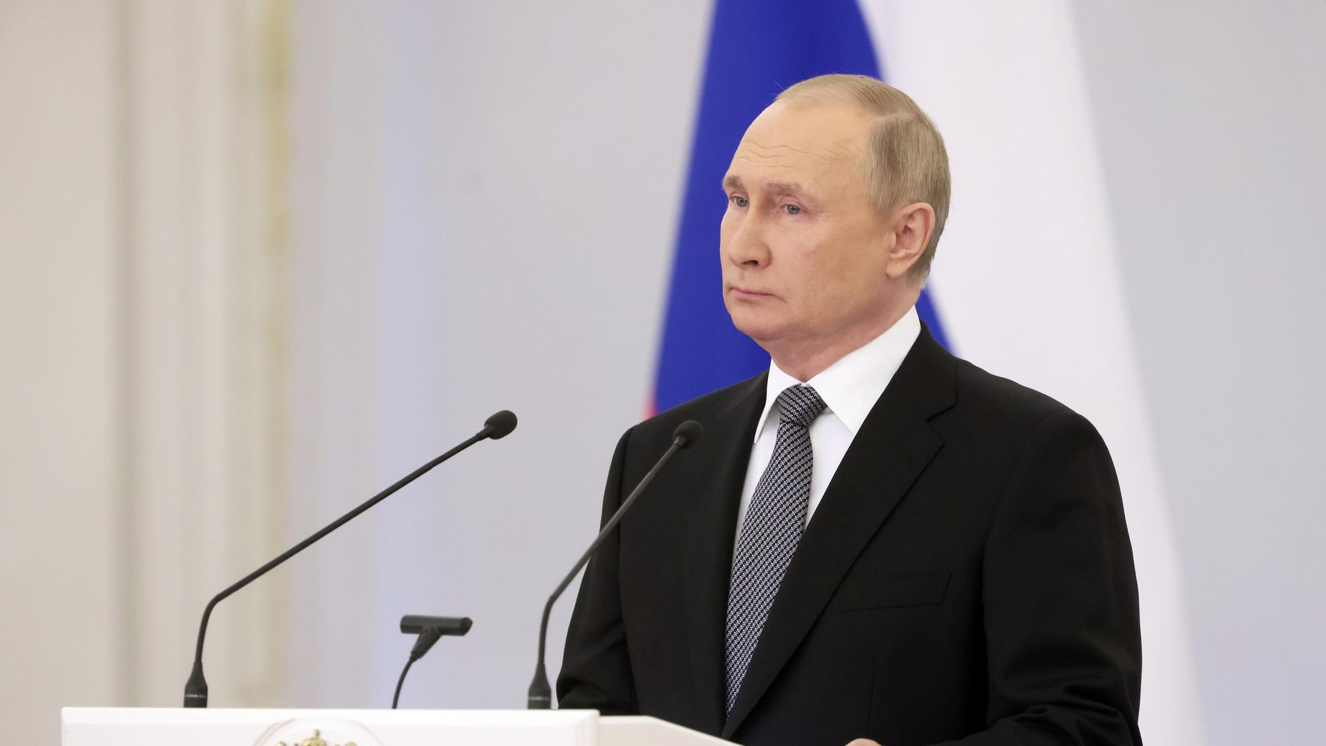 Президент России Владимир Путин встретился с выпускниками военных вузов Президент России Владимир Путин встретился с выпускниками военных вузов - РИА Новости, 1920, 21.06.2022
