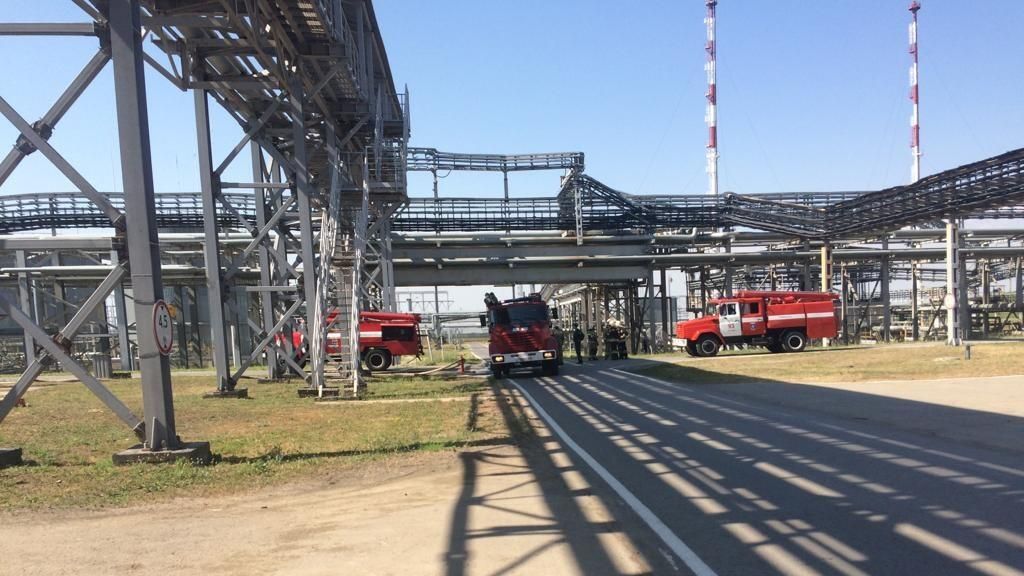 Сотрудники МЧС на Новошахтинском НПЗ в Ростовской области Сотрудники МЧС на Новошахтинском НПЗ в Ростовской области - РИА Новости, 1920, 04.05.2023