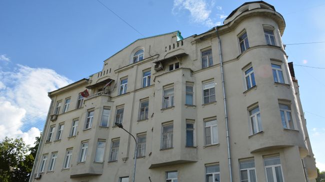 Старинный доходный дом на Большой Татарской улице в Москве