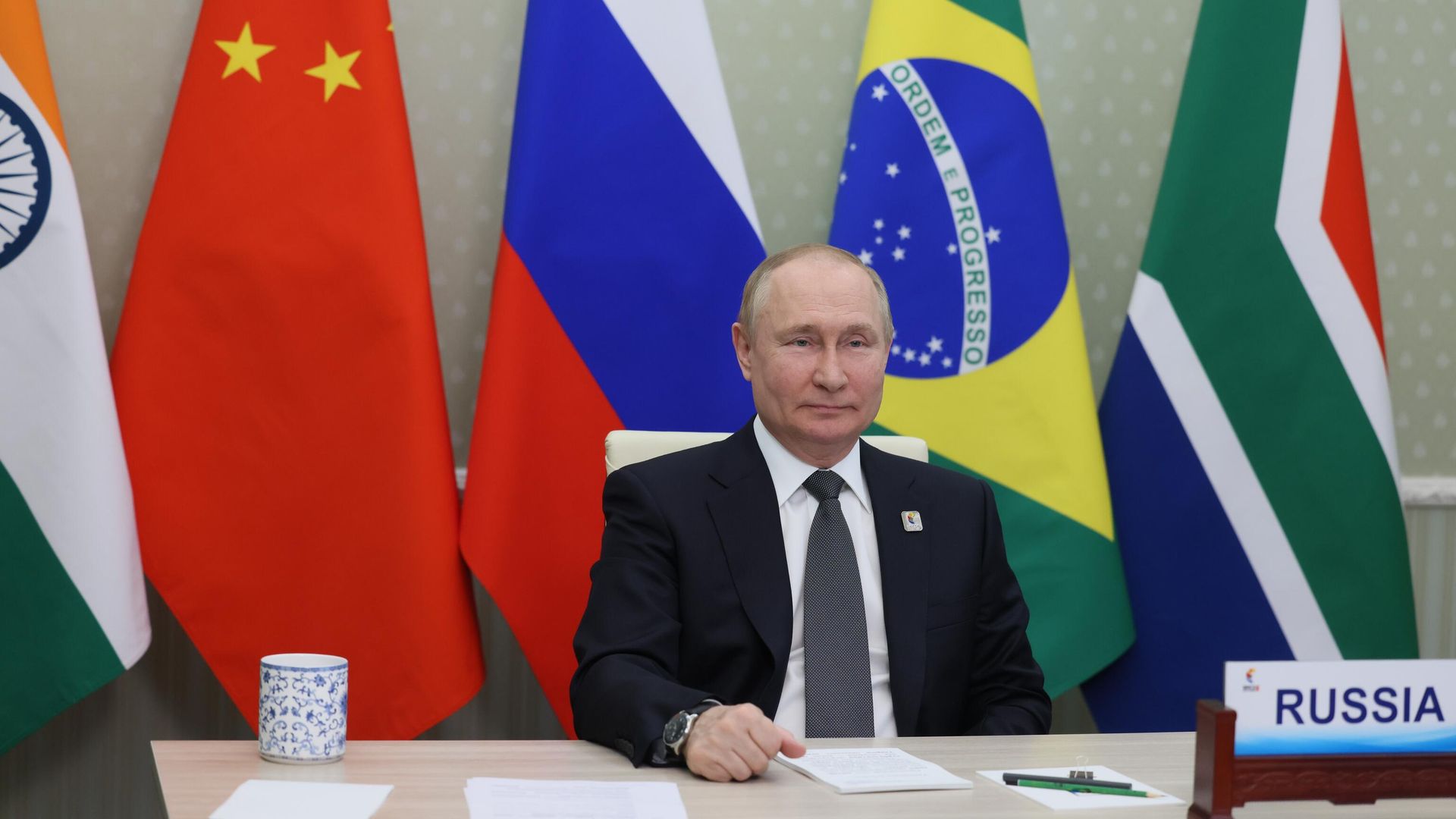 Президент России Владимир Путин принимает участие в режиме видеоконференции в XIV саммите БРИКС Президент России Владимир Путин принимает участие в режиме видеоконференции в XIV саммите БРИКС - РИА Новости, 1920, 19.07.2023