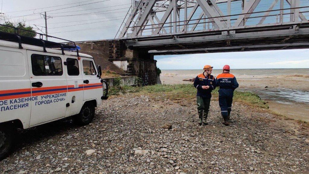 Ликвидация последствий непогоды в Сочи Ликвидация последствий непогоды в Сочи - РИА Новости, 1920, 24.06.2022