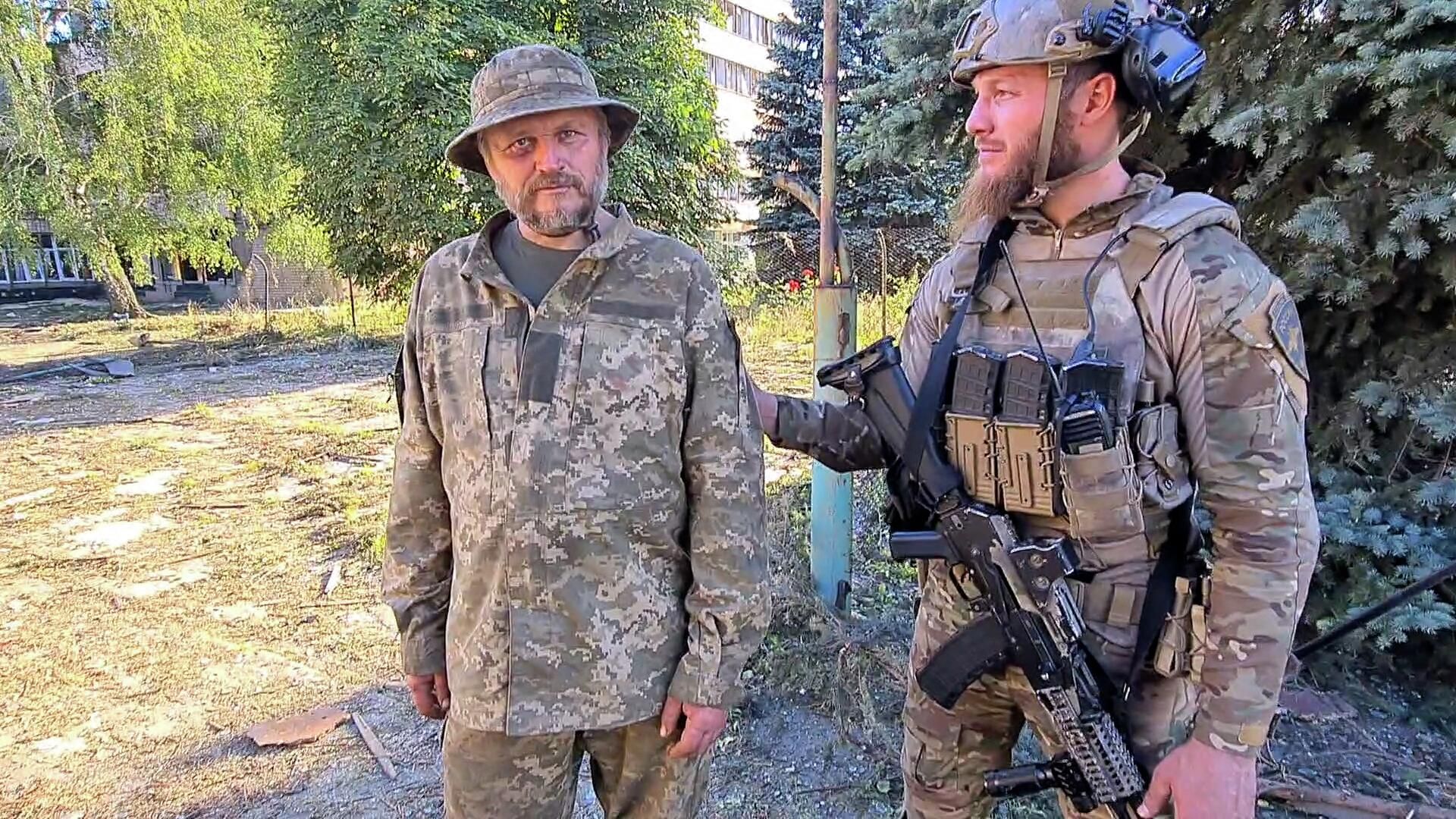 Украинский пленный рассказал о подготовке солдат иностранными инструкторами Украинский пленный рассказал о подготовке солдат иностранными инструкторами - РИА Новости, 1920, 25.06.2022
