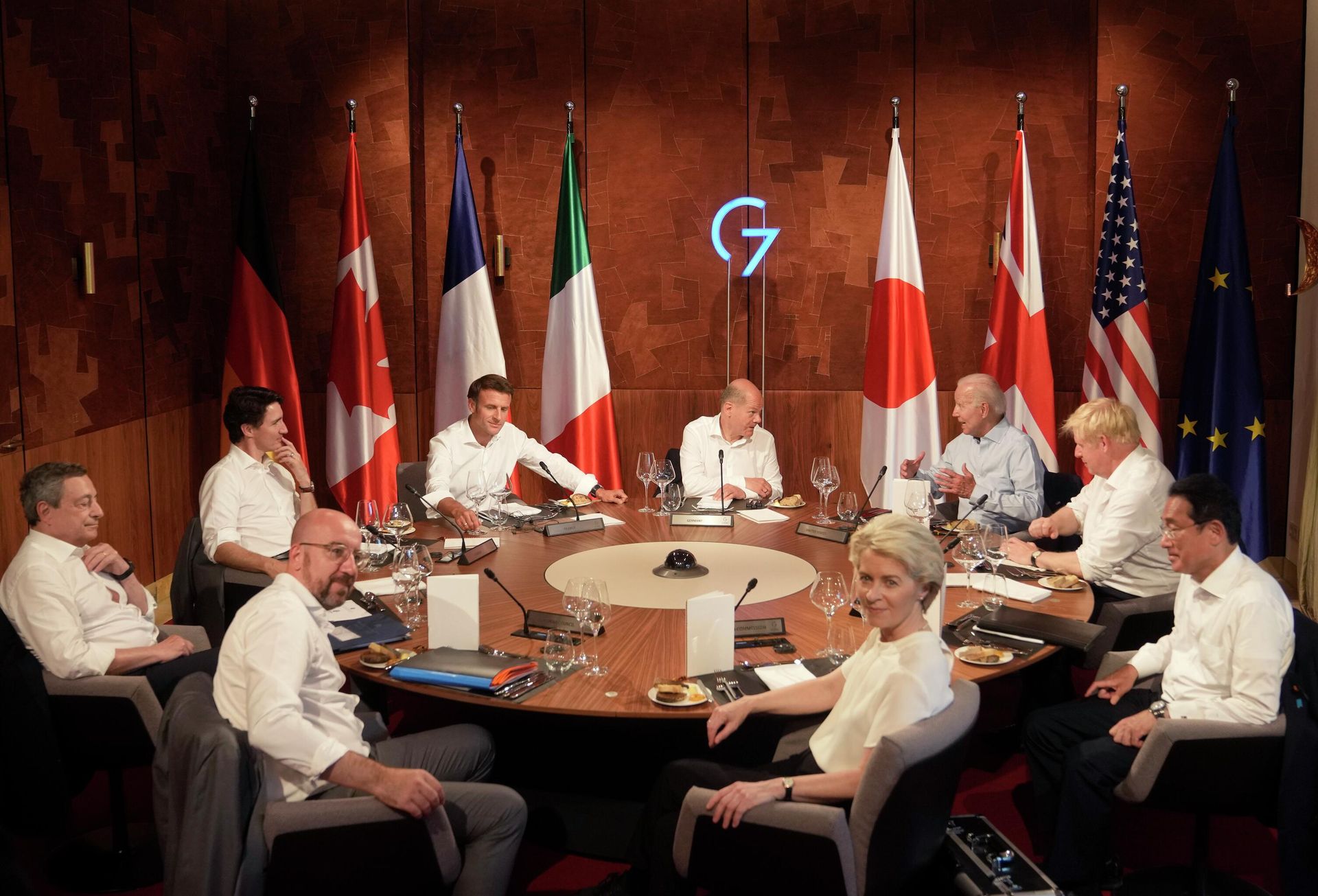 Лидеры Большой семерки на саммите G7 в Германии Лидеры Большой семерки на саммите G7 в Германии - РИА Новости, 1920, 21.04.2023