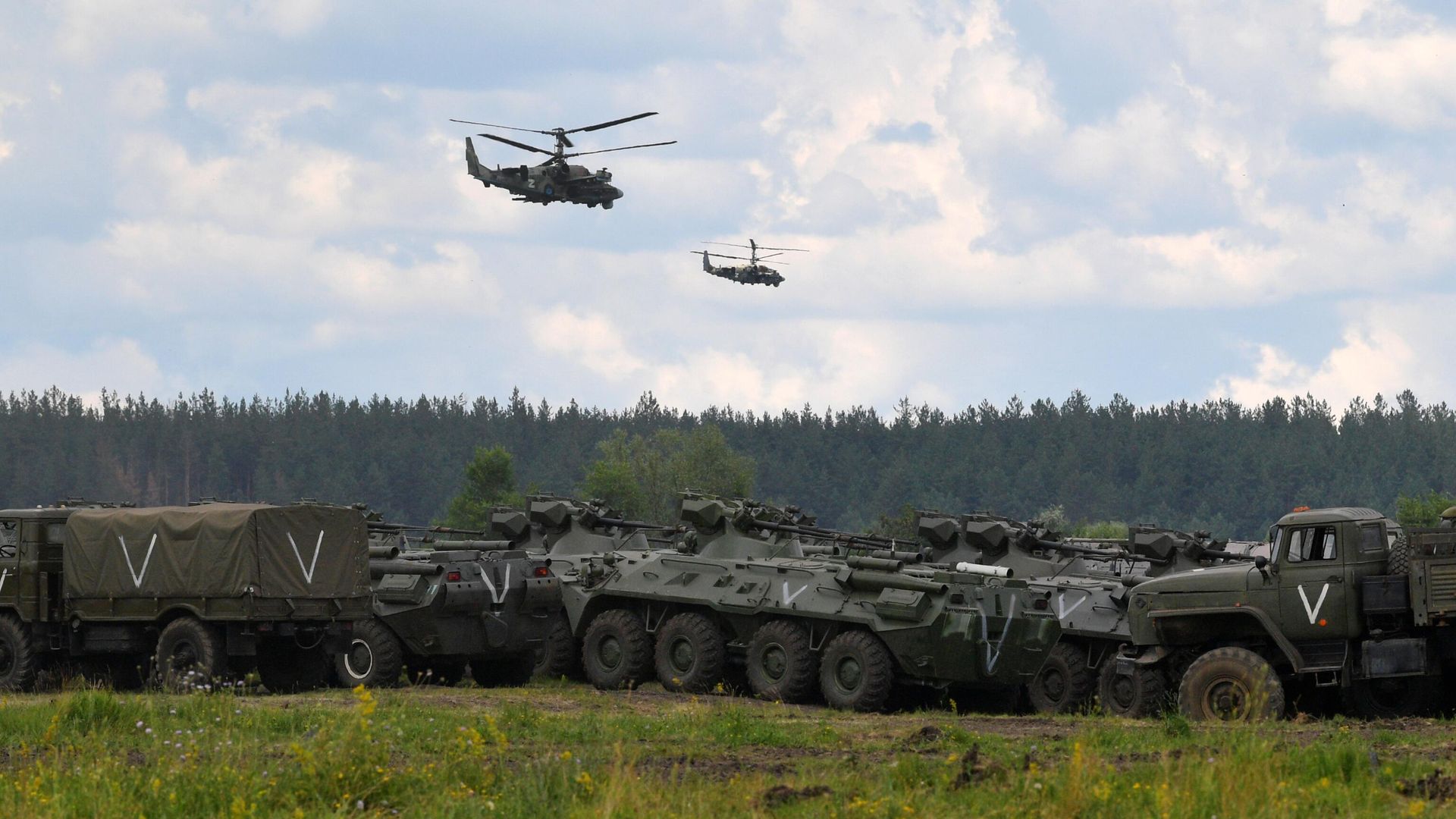 Ударные вертолеты Ка-52 Вооруженных сил РФ в зоне специальной военной операции на Украине Ударные вертолеты Ка-52 Вооруженных сил РФ в зоне специальной военной операции на Украине - РИА Новости, 1920, 22.09.2022