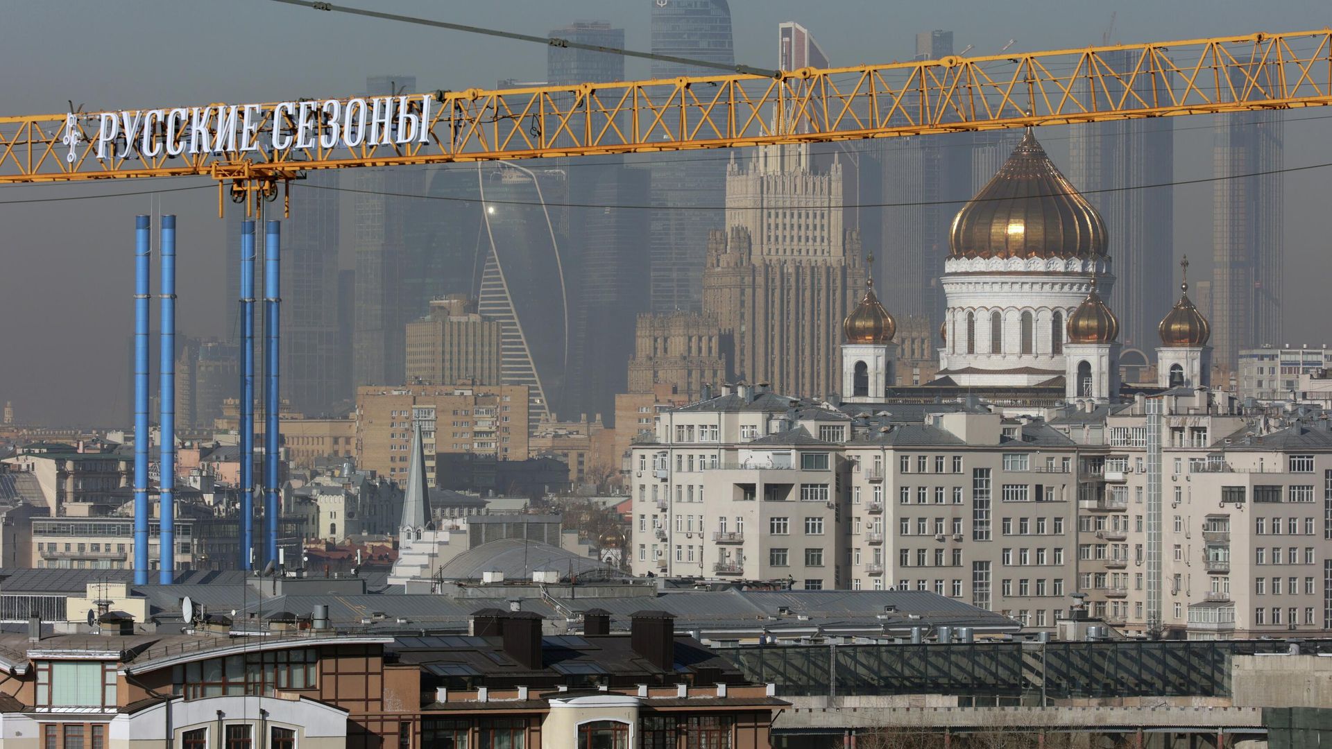 Вид на храм Христа Спасителя и здание Министерства иностранных дел РФ в Москве Вид на храм Христа Спасителя и здание Министерства иностранных дел РФ в Москве - РИА Новости, 1920, 27.06.2022