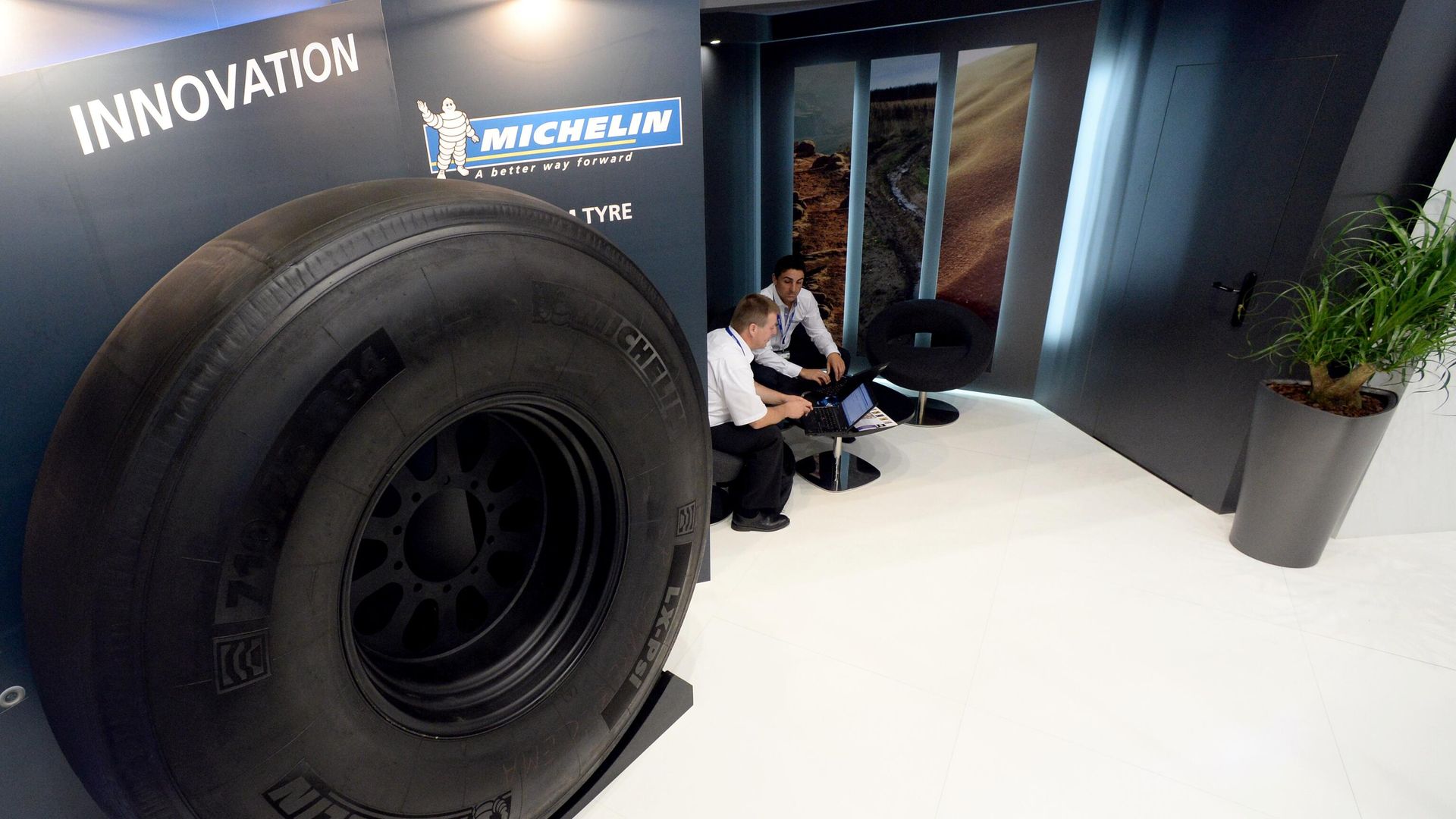 Стенд компании Michelin Стенд компании Michelin - РИА Новости, 1920, 26.05.2023