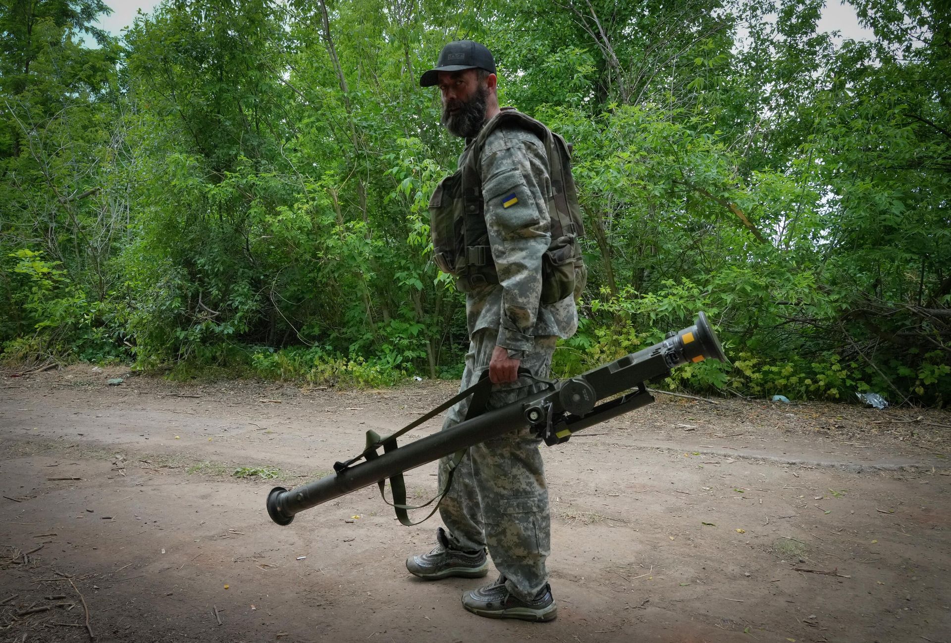 Украинский солдат с поставленным США ПЗРК Stinger в Донецкой области Украинский солдат с поставленным США ПЗРК Stinger в Донецкой области - РИА Новости, 1920, 11.07.2025