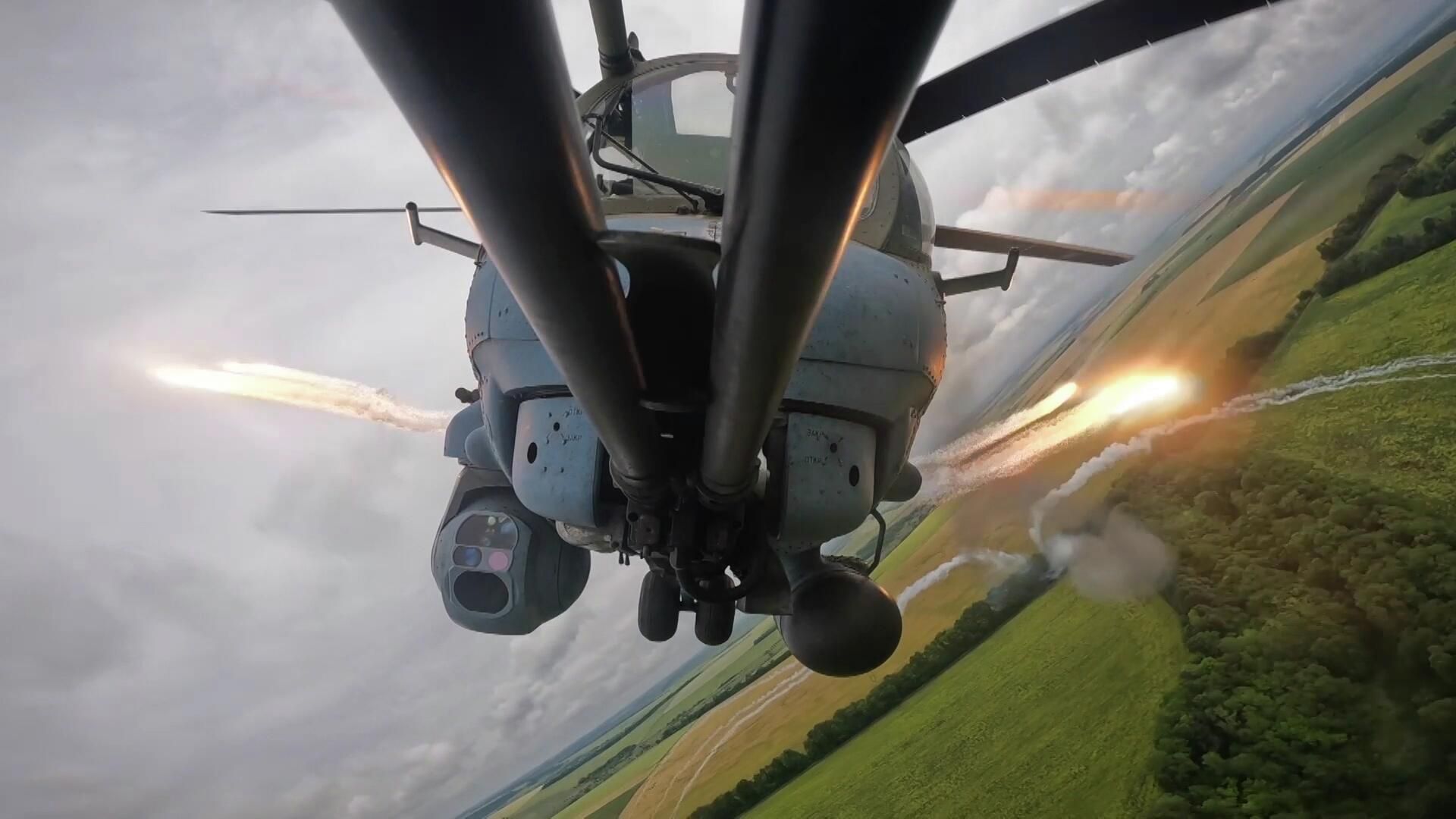 Боевая работа экипажей вертолетов Ми-35 в ходе специальной военной операции Боевая работа экипажей вертолетов Ми-35 в ходе специальной военной операции - РИА Новости, 1920, 19.09.2022