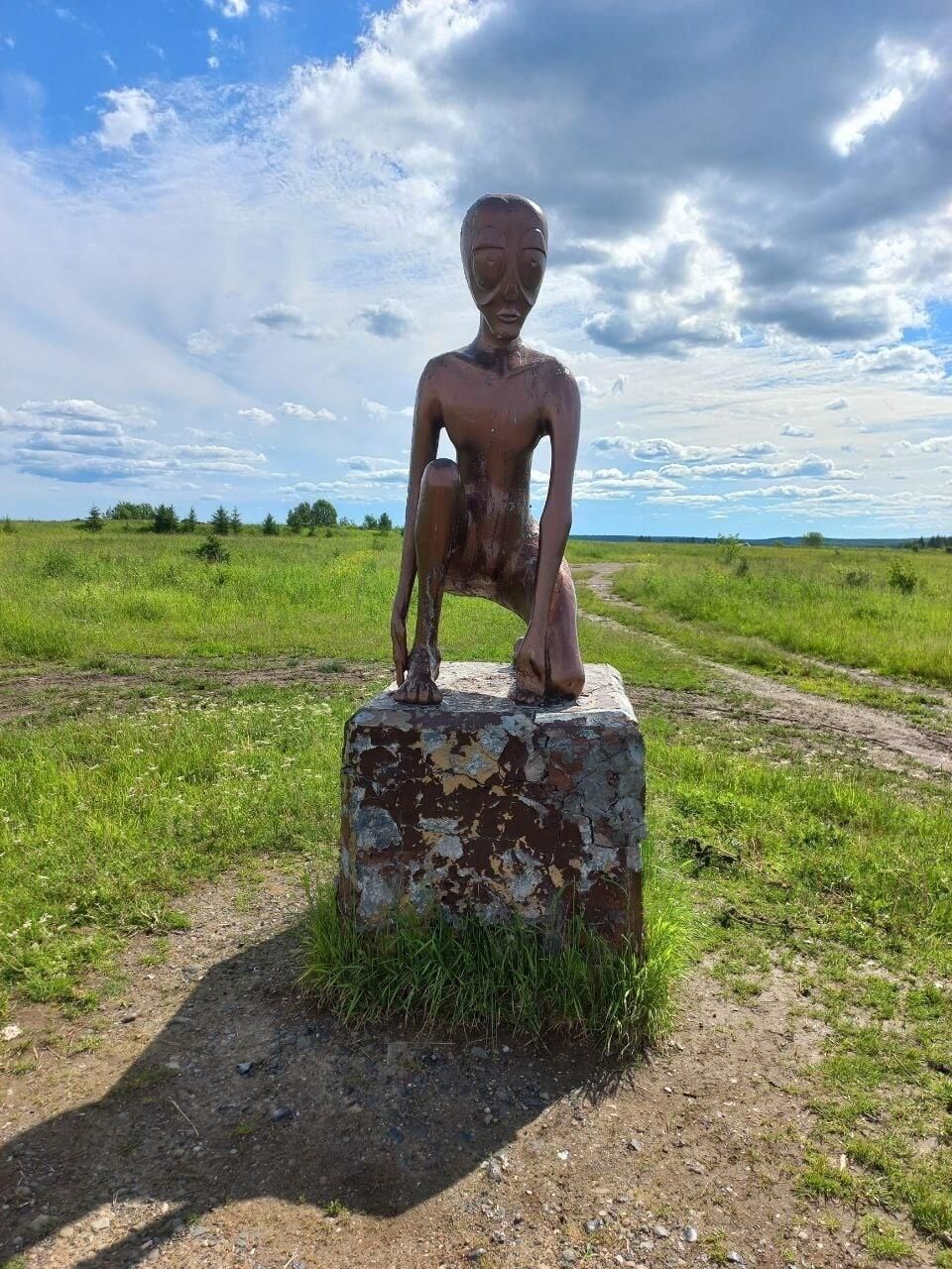 Памятник инопланетянину Плешенька в селе Молебка Пермского края Памятник инопланетянину Плешенька в селе Молебка Пермского края - РИА Новости, 1920, 01.07.2022