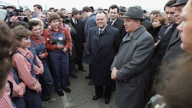 Поездка Генерального секретаря ЦК КПСС М. С. Горбачева в Куйбышевскую область Поездка Генерального секретаря ЦК КПСС М. С. Горбачева в Куйбышевскую область