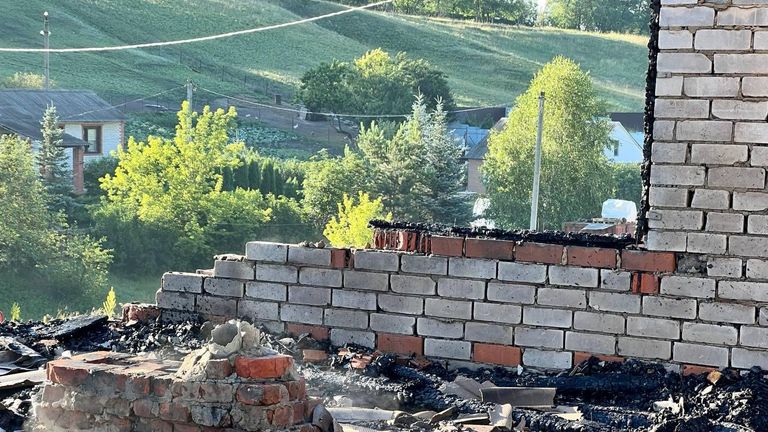 Разрушенный жилой дом в Белгороде Разрушенный жилой дом в Белгороде