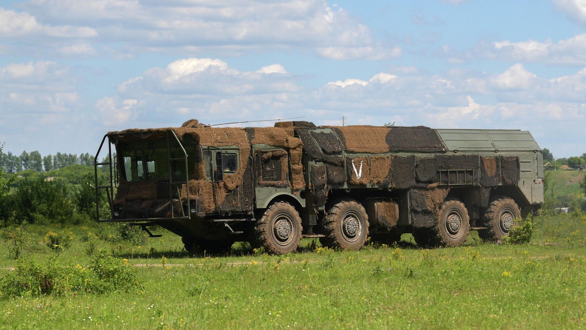 Ракетный комплекс Искандер на боевом дежурстве в зоне проведения спецоперации Ракетный комплекс Искандер на боевом дежурстве в зоне проведения спецоперации - РИА Новости, 1920, 24.05.2025