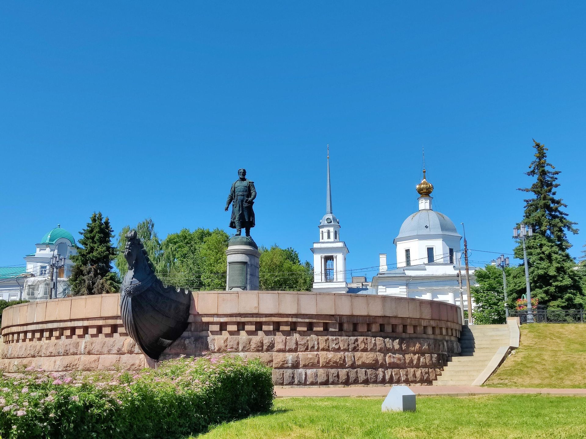 Памятник Афанасию Никитину в Твери Памятник Афанасию Никитину в Твери - РИА Новости, 1920, 16.06.2023