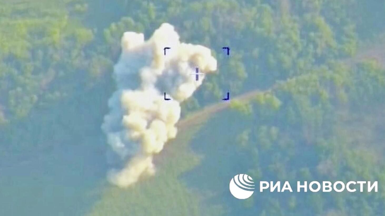 Кадр видео уничтожения на Украине американских установок HIMARS - РИА Новости, 1920, 13.08.2022