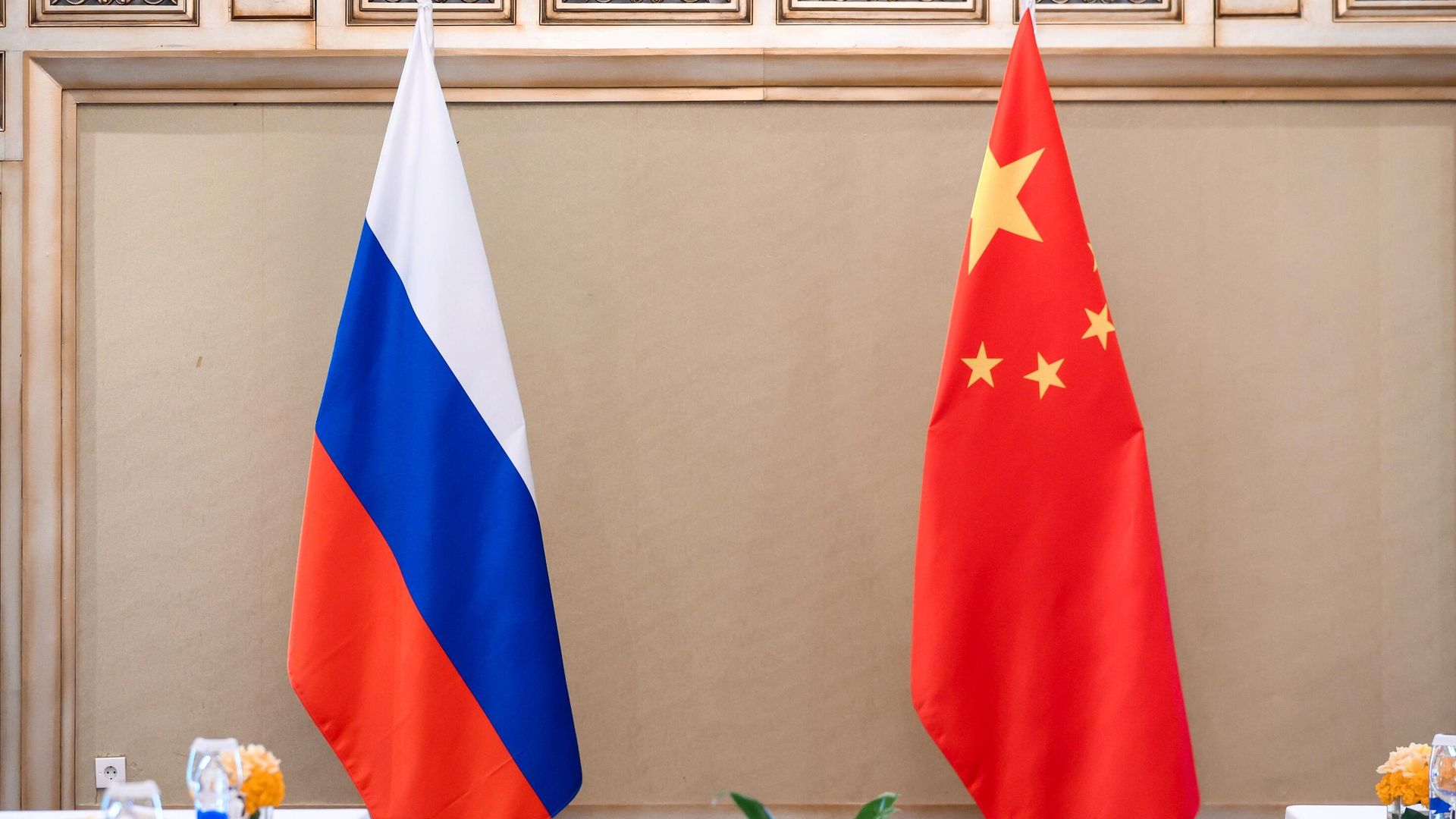 Государственные флаги Российской Федерации и КНР Государственные флаги Российской Федерации и КНР - РИА Новости, 1920, 15.03.2024