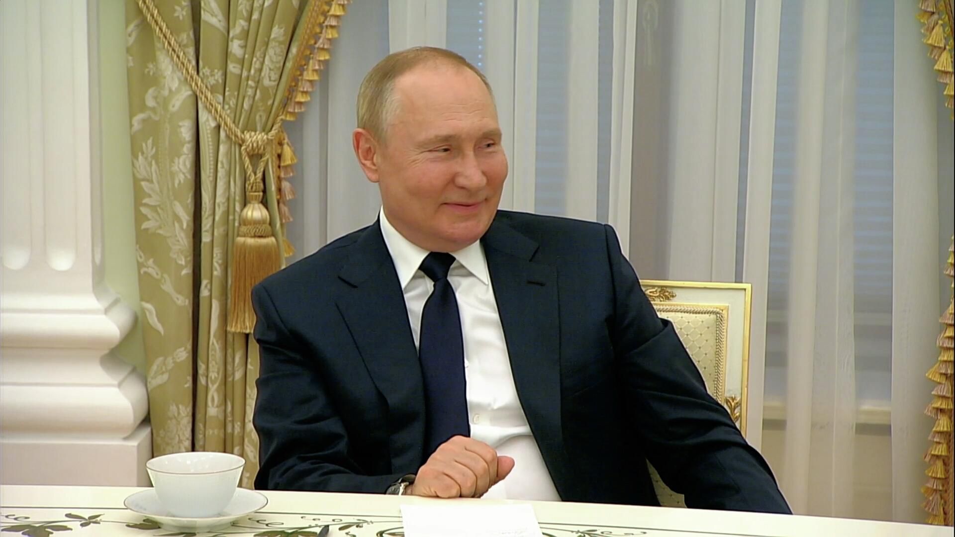 Дома лучше! – Путин о возвращении русских из-за границы Дома лучше! – Путин о возвращении русских из-за границы - РИА Новости, 1920, 07.07.2022