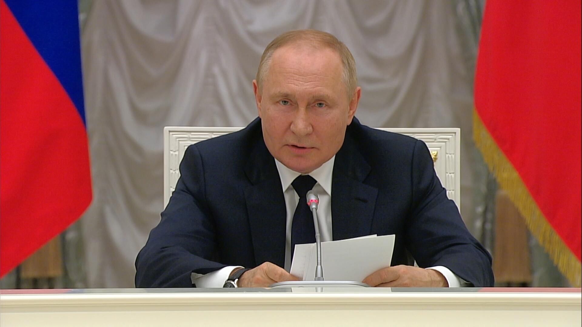 Такая страна, как Россия, не нужна им! – Путин о поддержании Западом терроризма  - РИА Новости, 1920, 07.07.2022