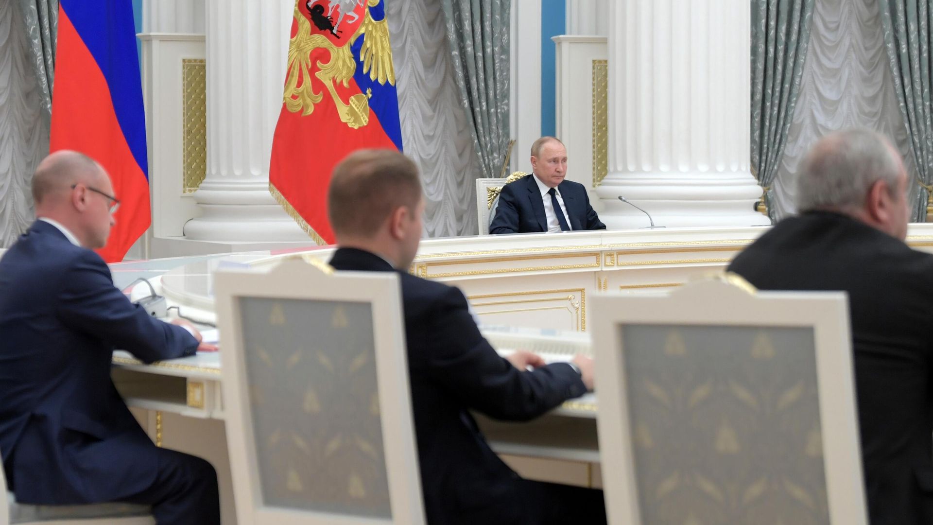 Президент России Владимир Путин во время встречи c руководителями и лидерами фракций Государственной Думы РФ Президент России Владимир Путин во время встречи c руководителями и лидерами фракций Государственной Думы РФ - РИА Новости, 1920, 07.07.2022